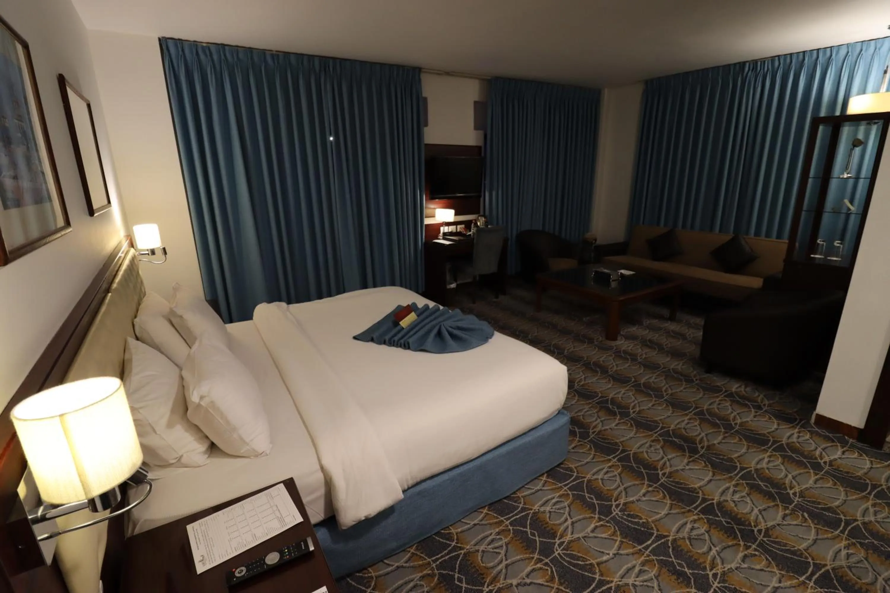 Single Room in Larsa Hotel