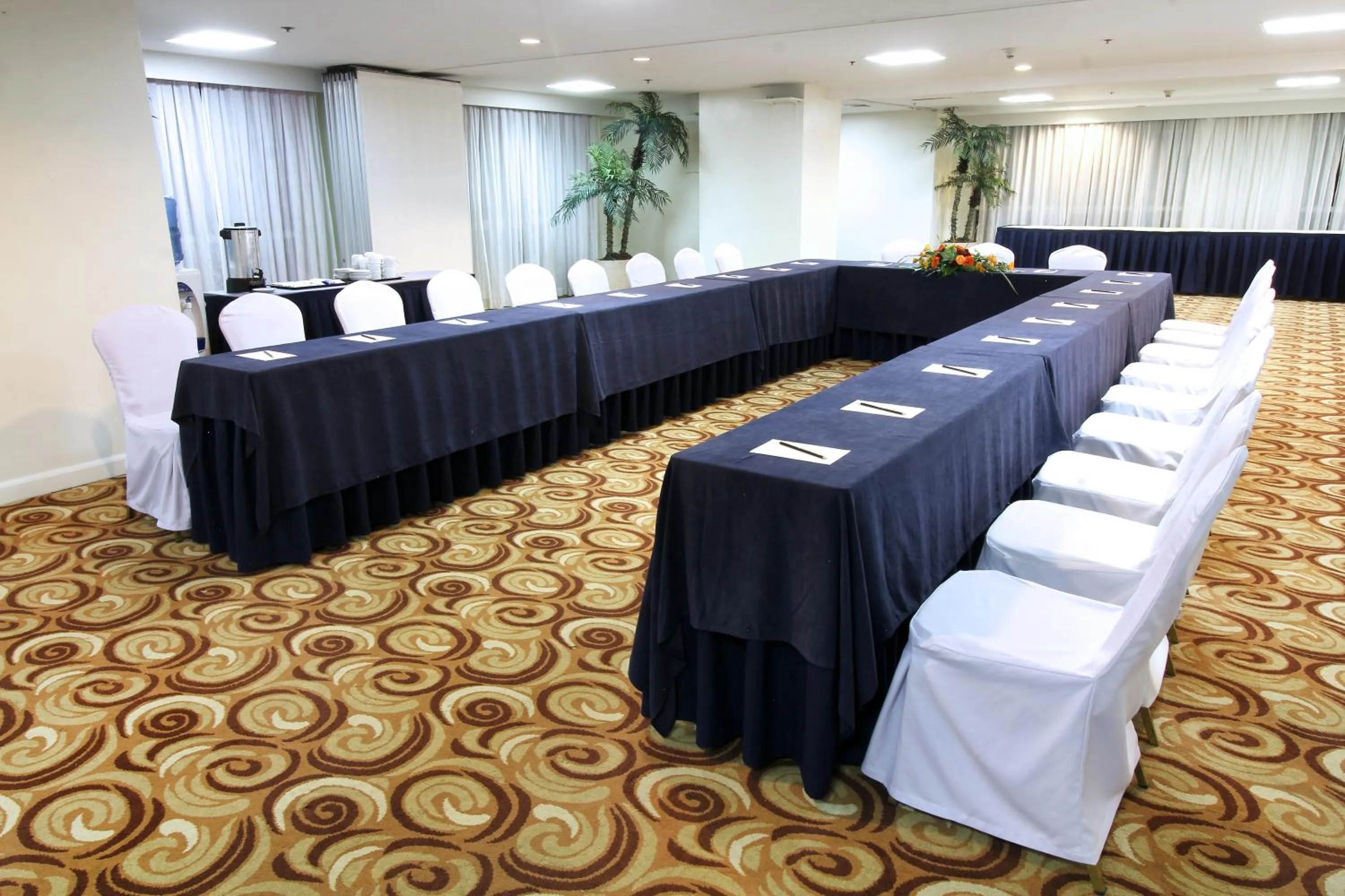 Banquet/Function facilities, Banquet Facilities in Oxford Suites Makati