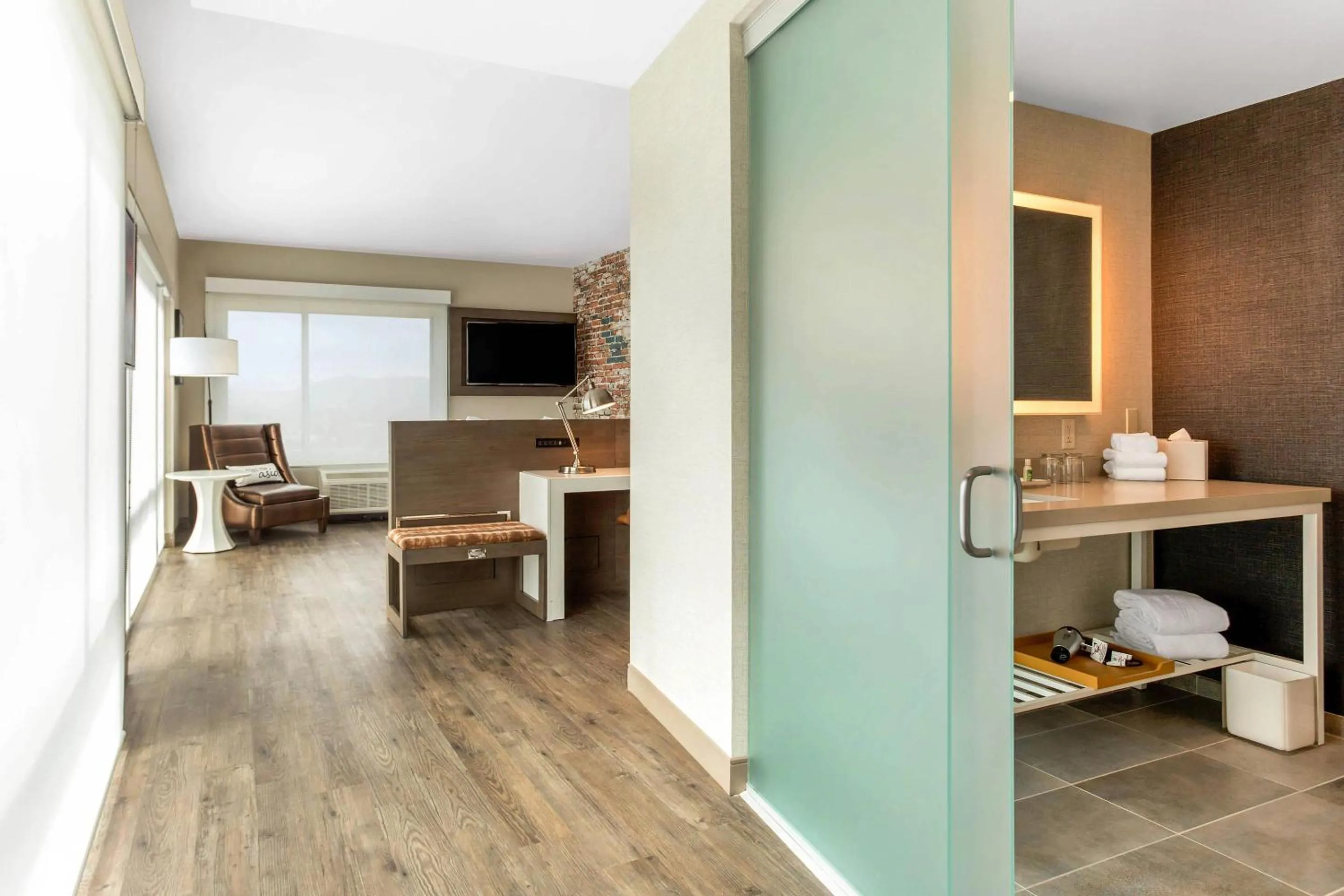 Bedroom in Cambria Hotel Downtown Asheville