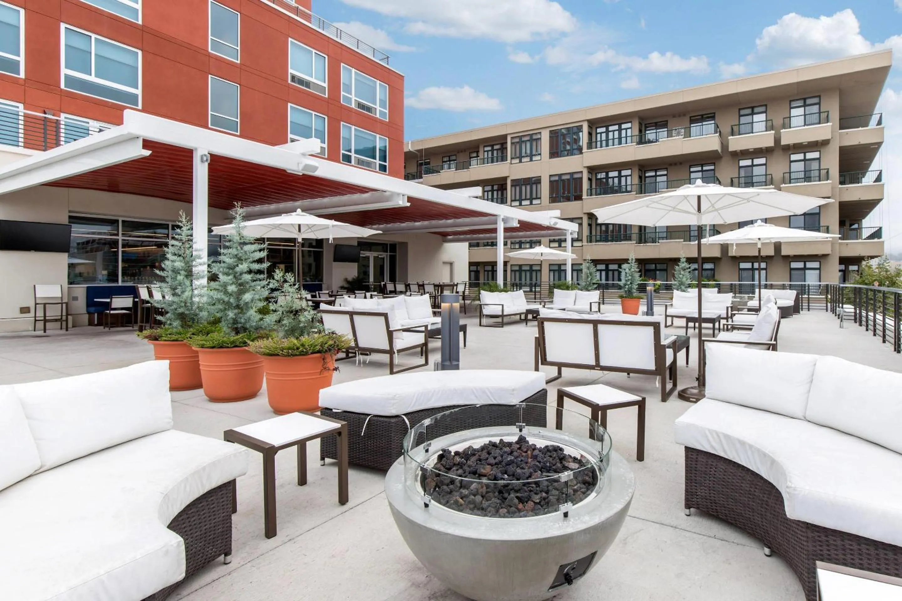 Restaurant/places to eat in Cambria Hotel Downtown Asheville