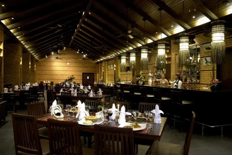 Restaurant/places to eat in Kuiburi Hotel & Resort