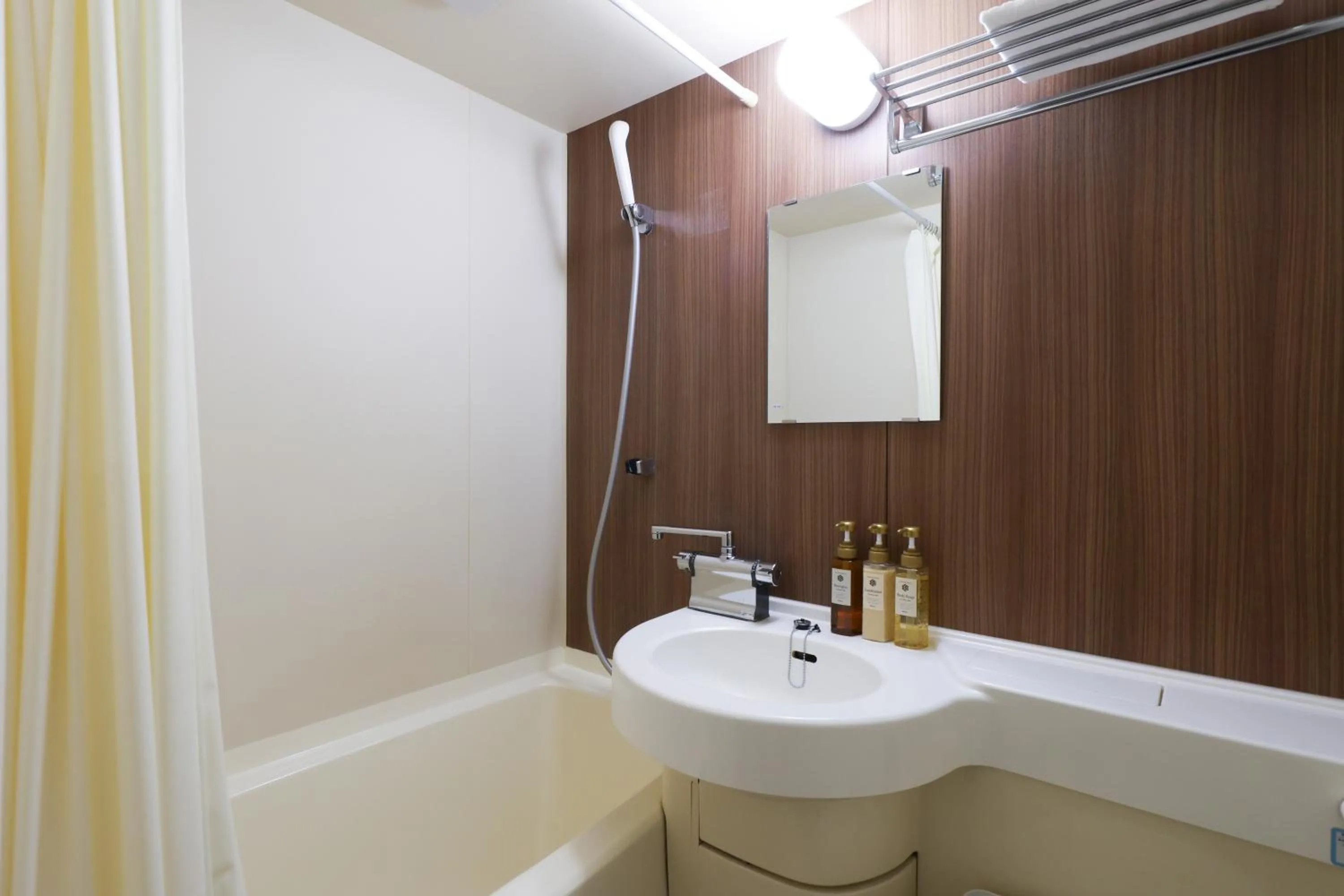 Toilet in Dormy Inn Chiba City Soga