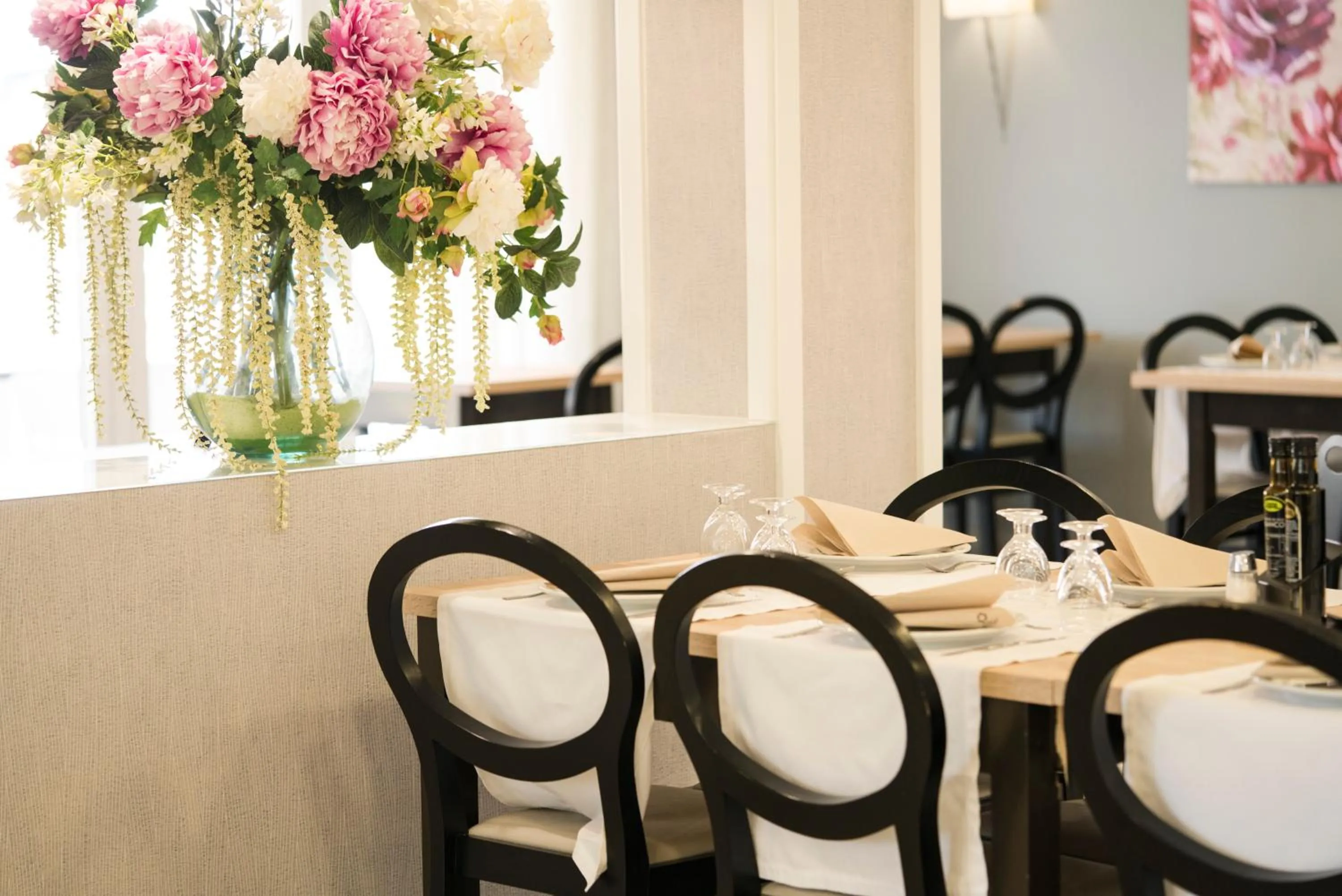 Restaurant/places to eat in Hotel Piramide