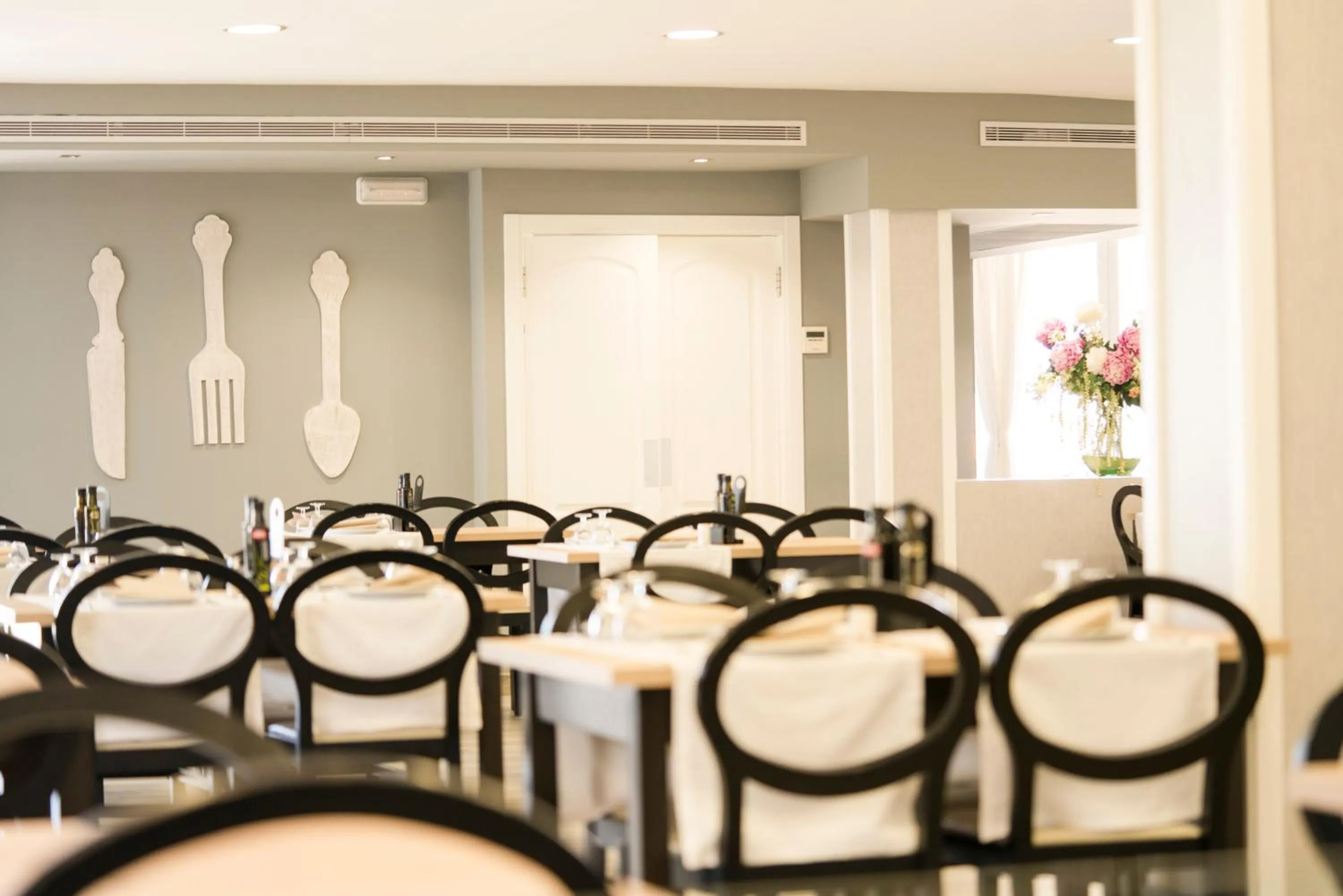 Restaurant/places to eat in Hotel Piramide