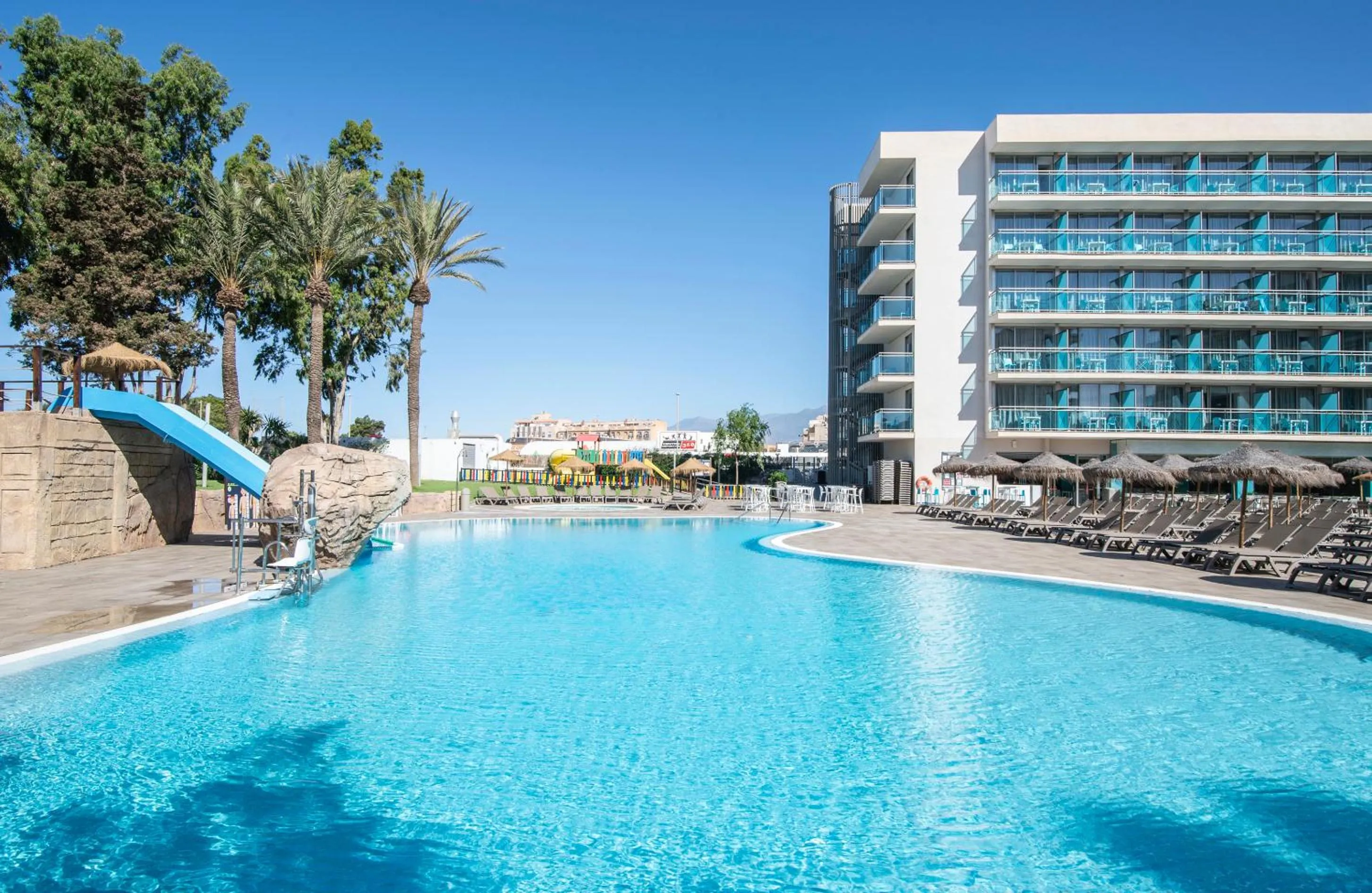 Swimming pool in Hotel Roquetas El Palmeral by Pierre & Vacances