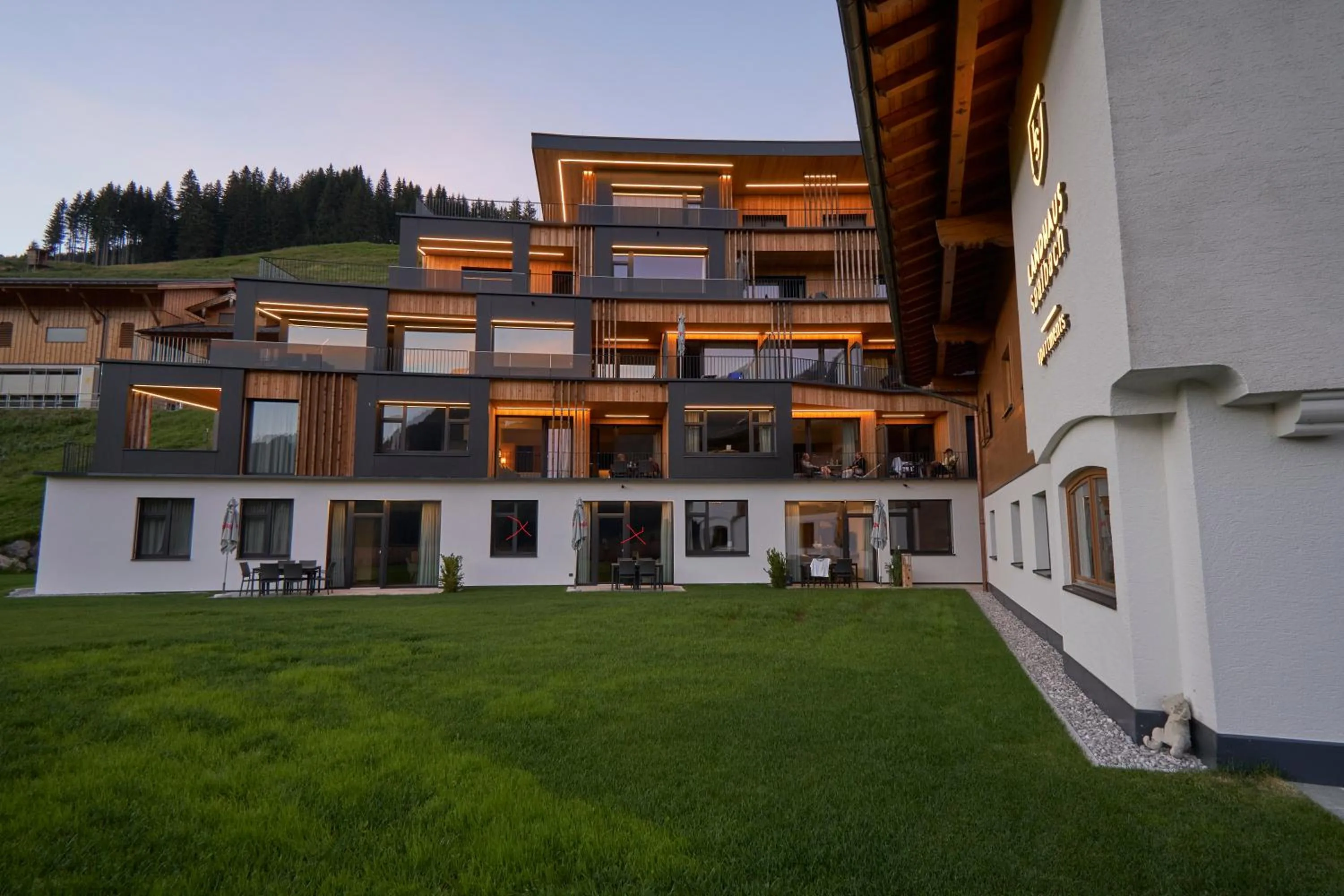Garden in Landhaus Saalbach - Ski in & out