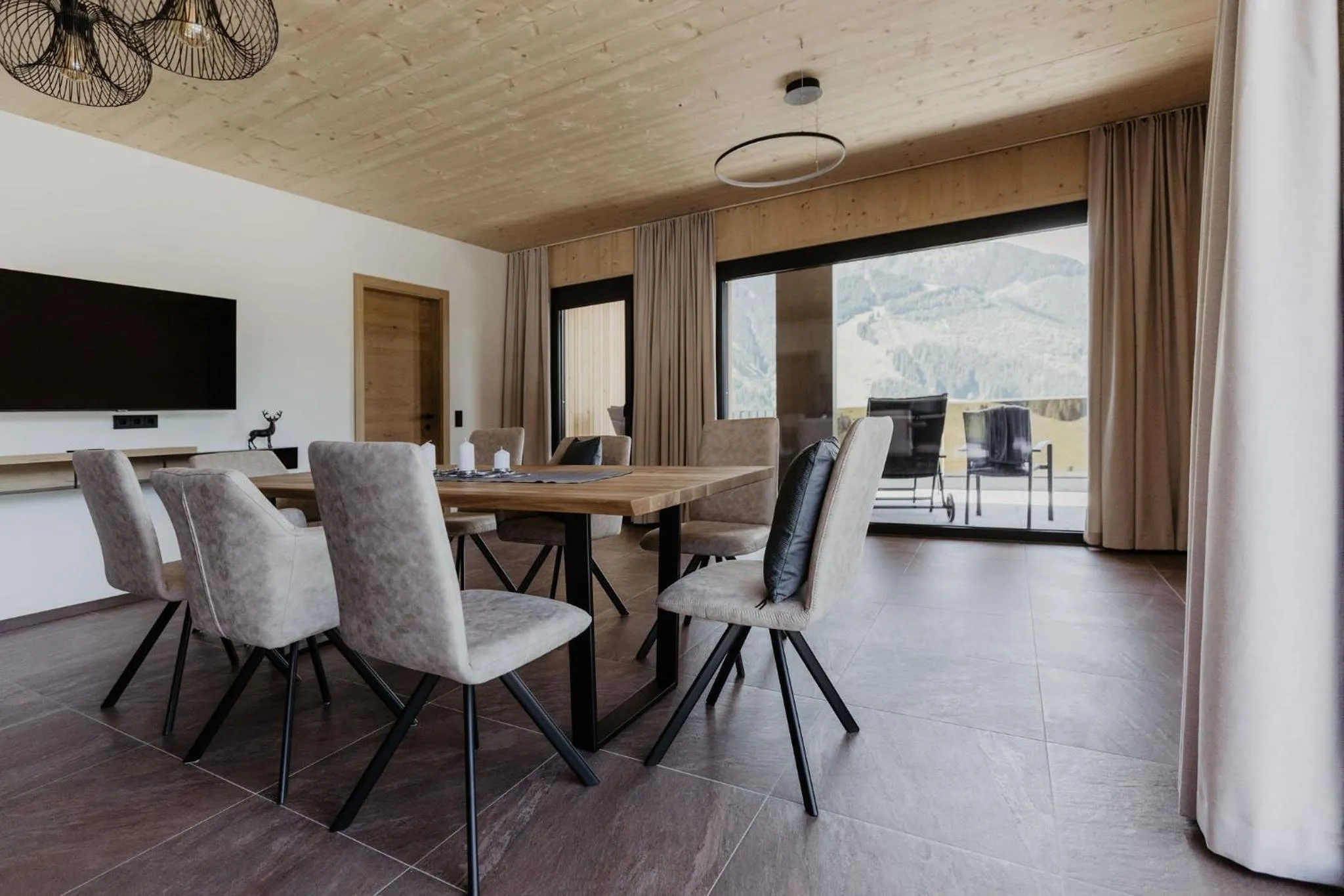 Living room in Landhaus Saalbach - Ski in & out
