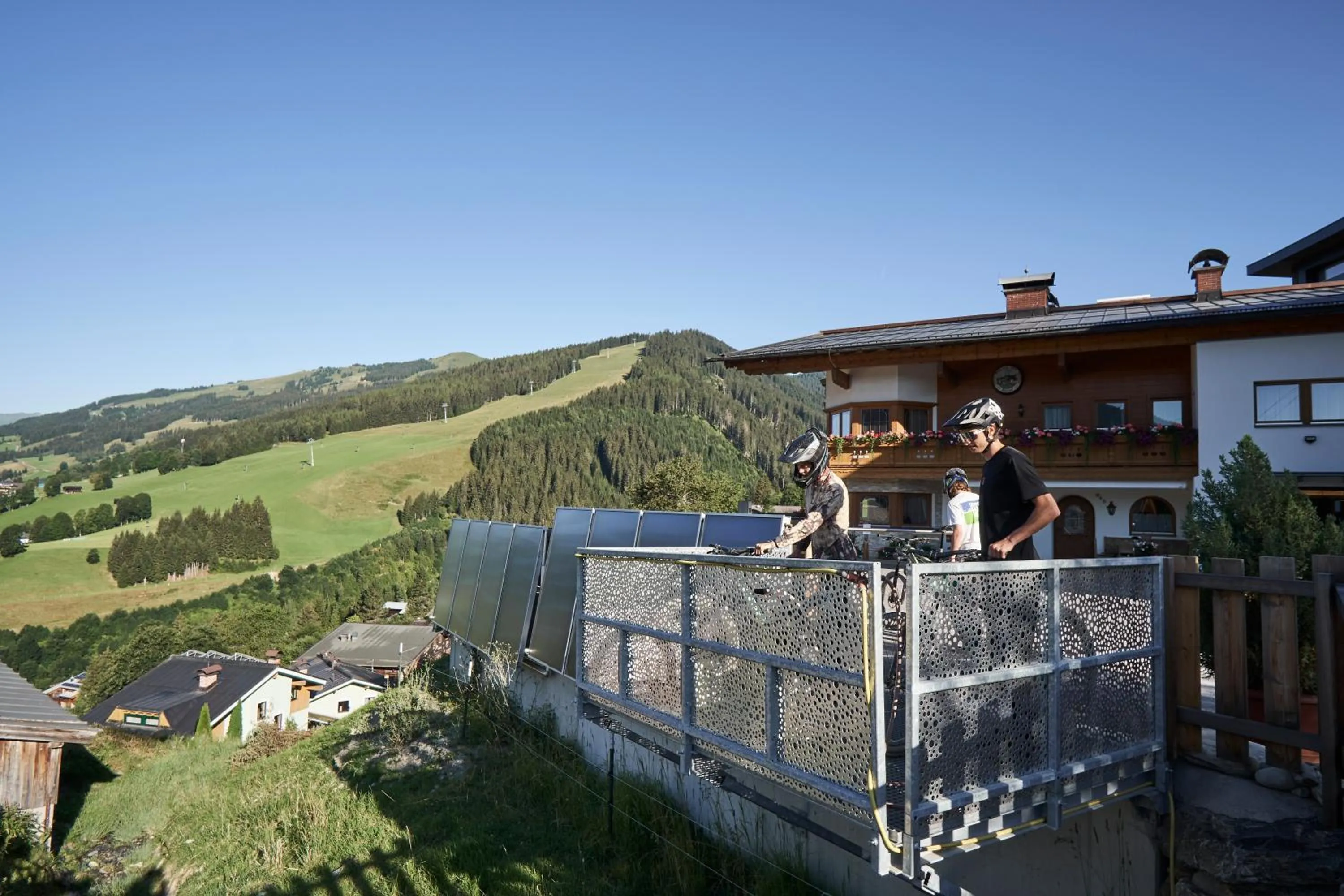 Property building in Landhaus Saalbach - Ski in & out