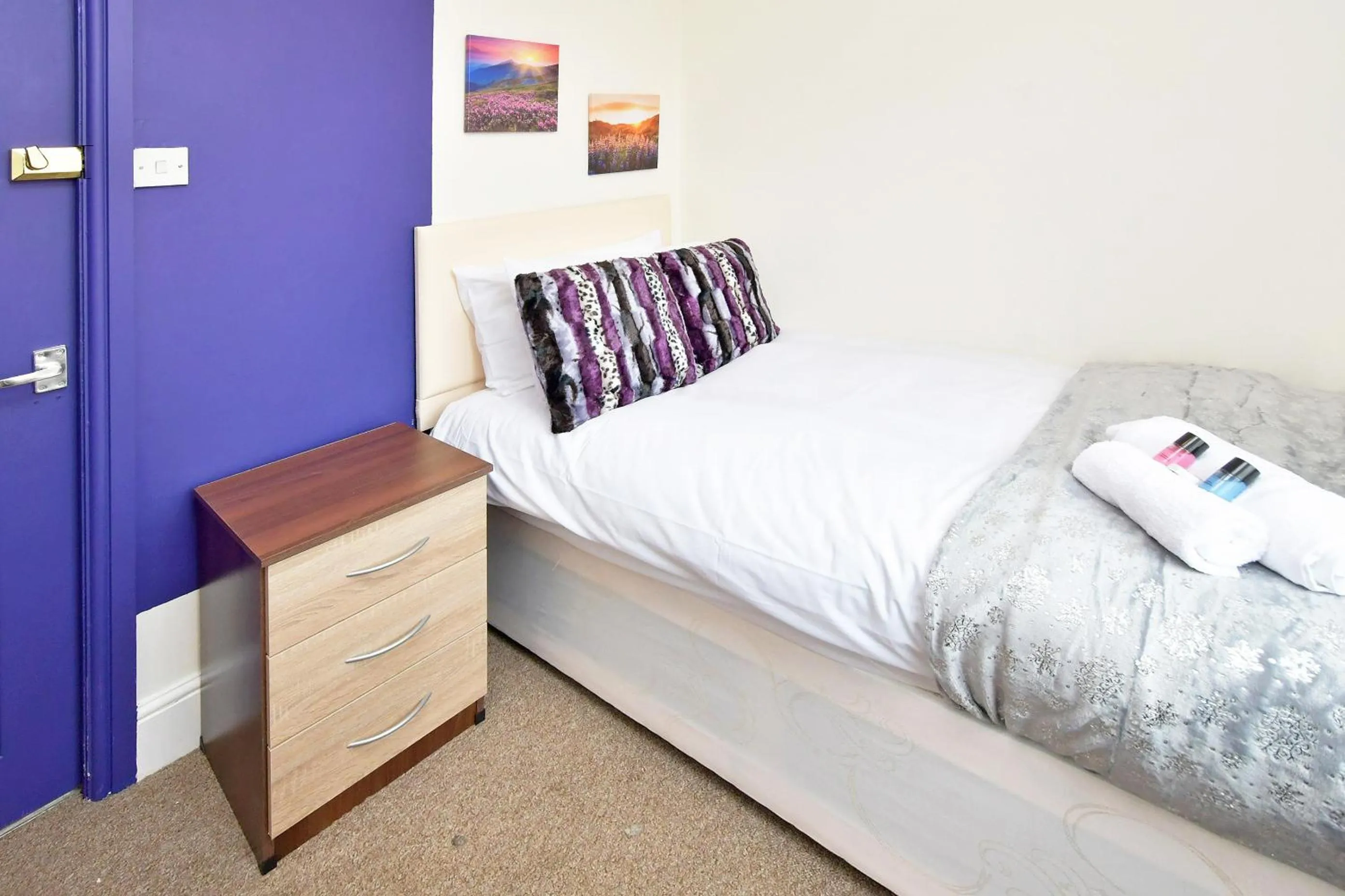 Bedroom, Bed in Townhouse @ Earle Street Crewe