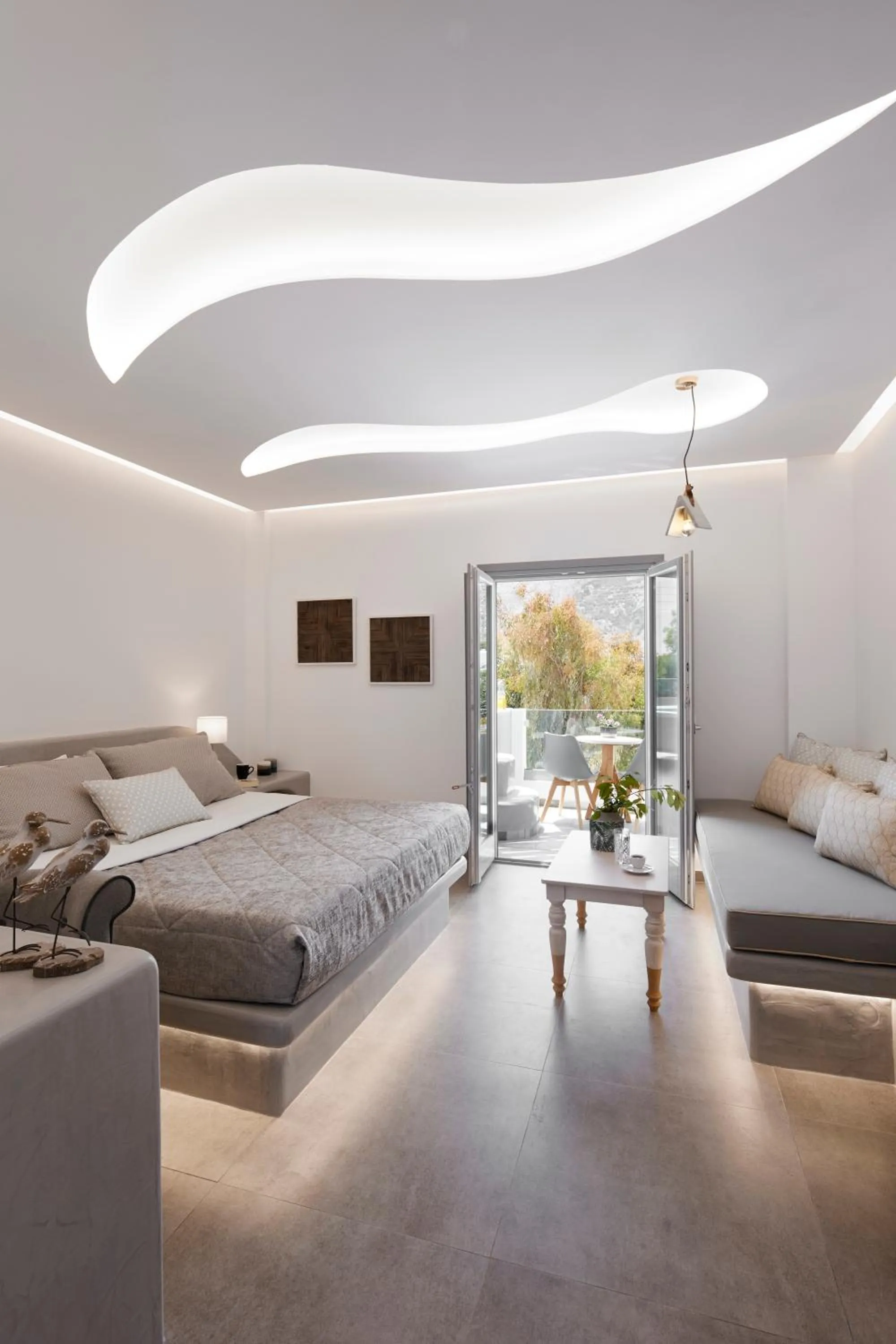 Photo of the whole room, Bed in Amara Suites Santorini