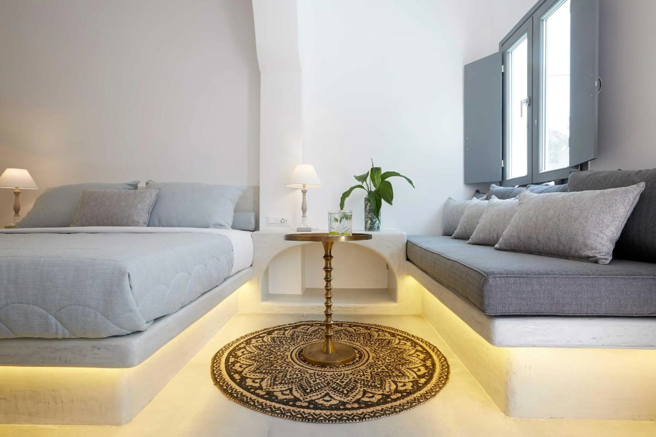 Photo of the whole room, Bed in Amara Suites Santorini