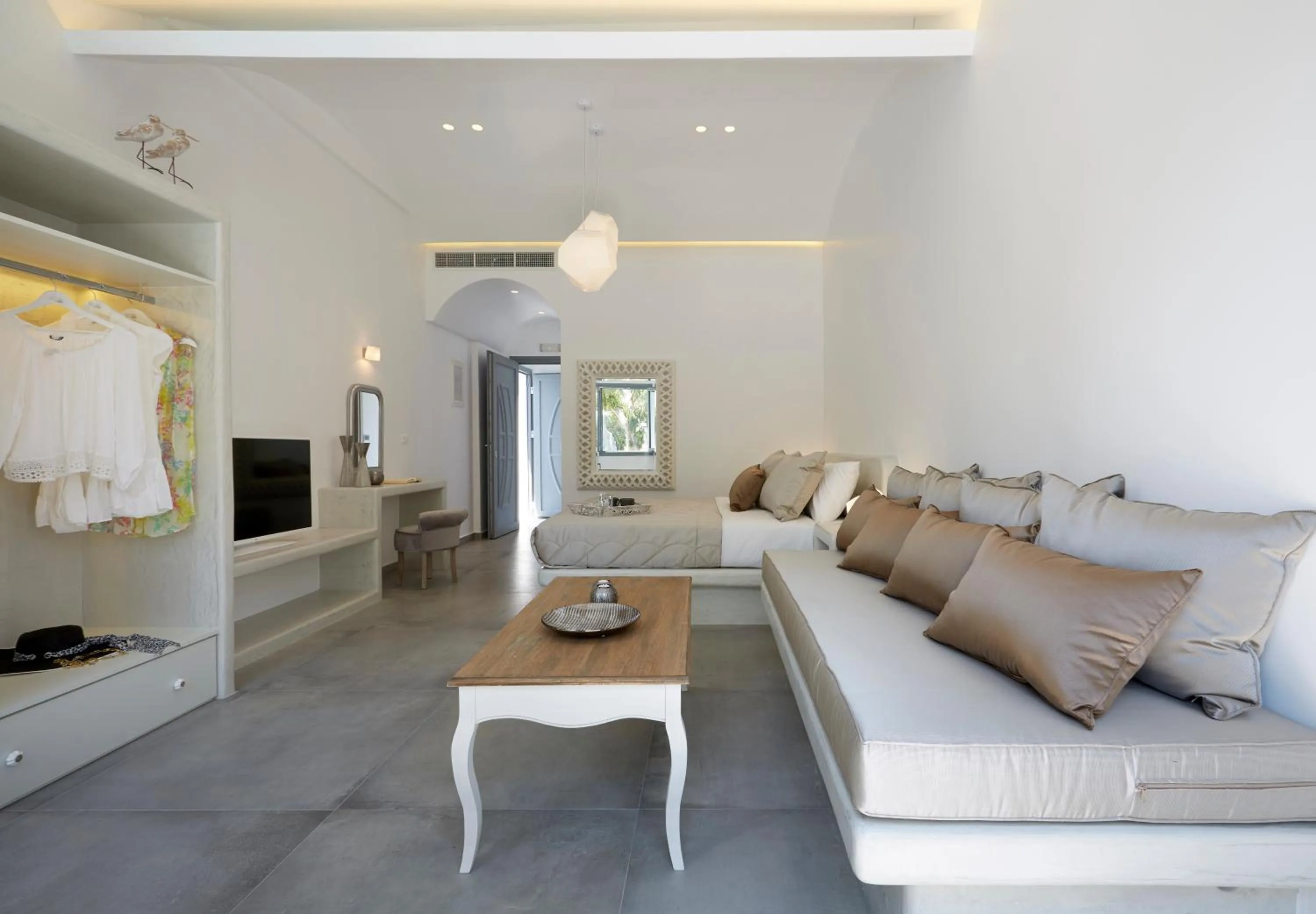 Photo of the whole room in Amara Suites Santorini