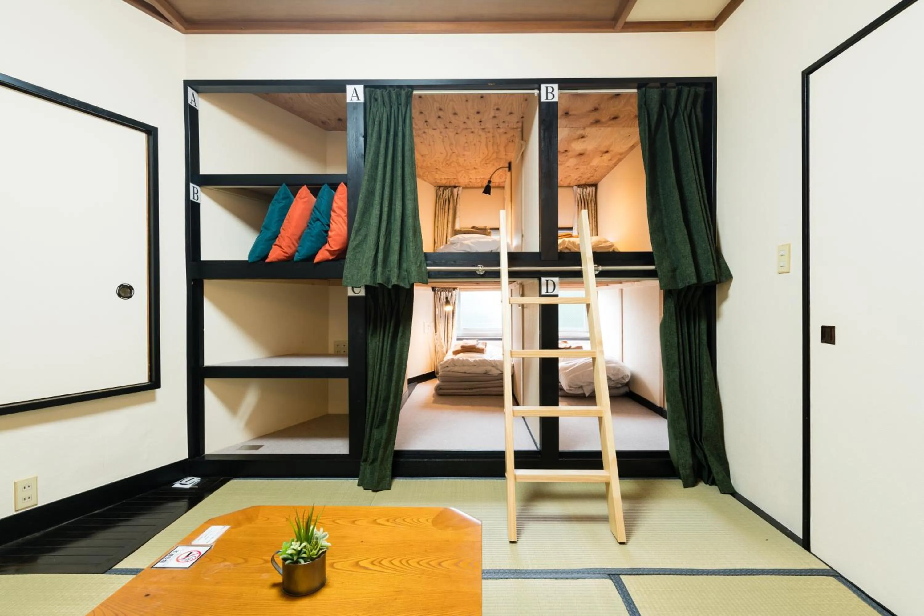 bunk bed, Bed in Tokyo Guest House Ouji Music Lounge
