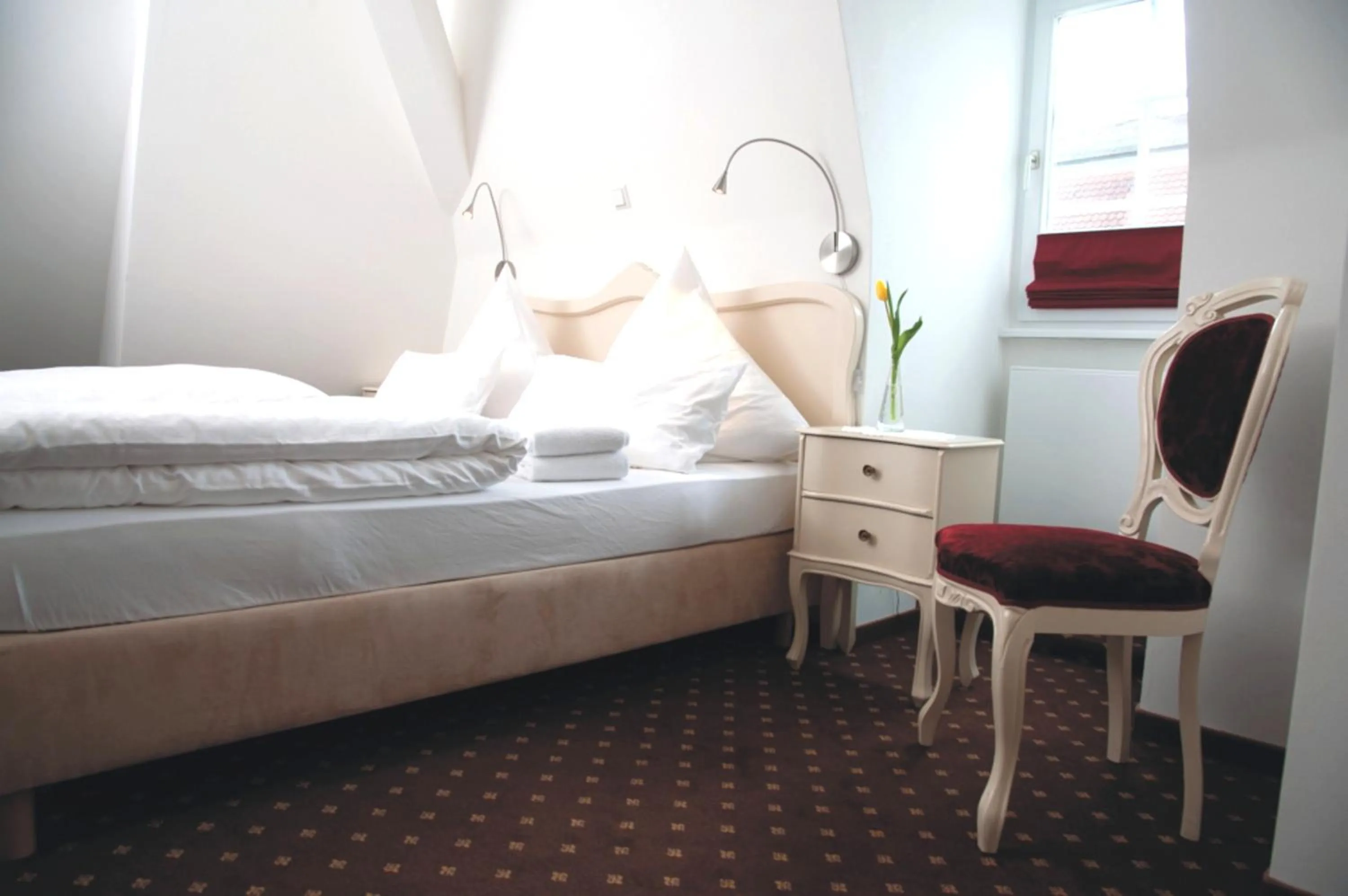 Photo of the whole room, Seating Area in Hotel Einhorn