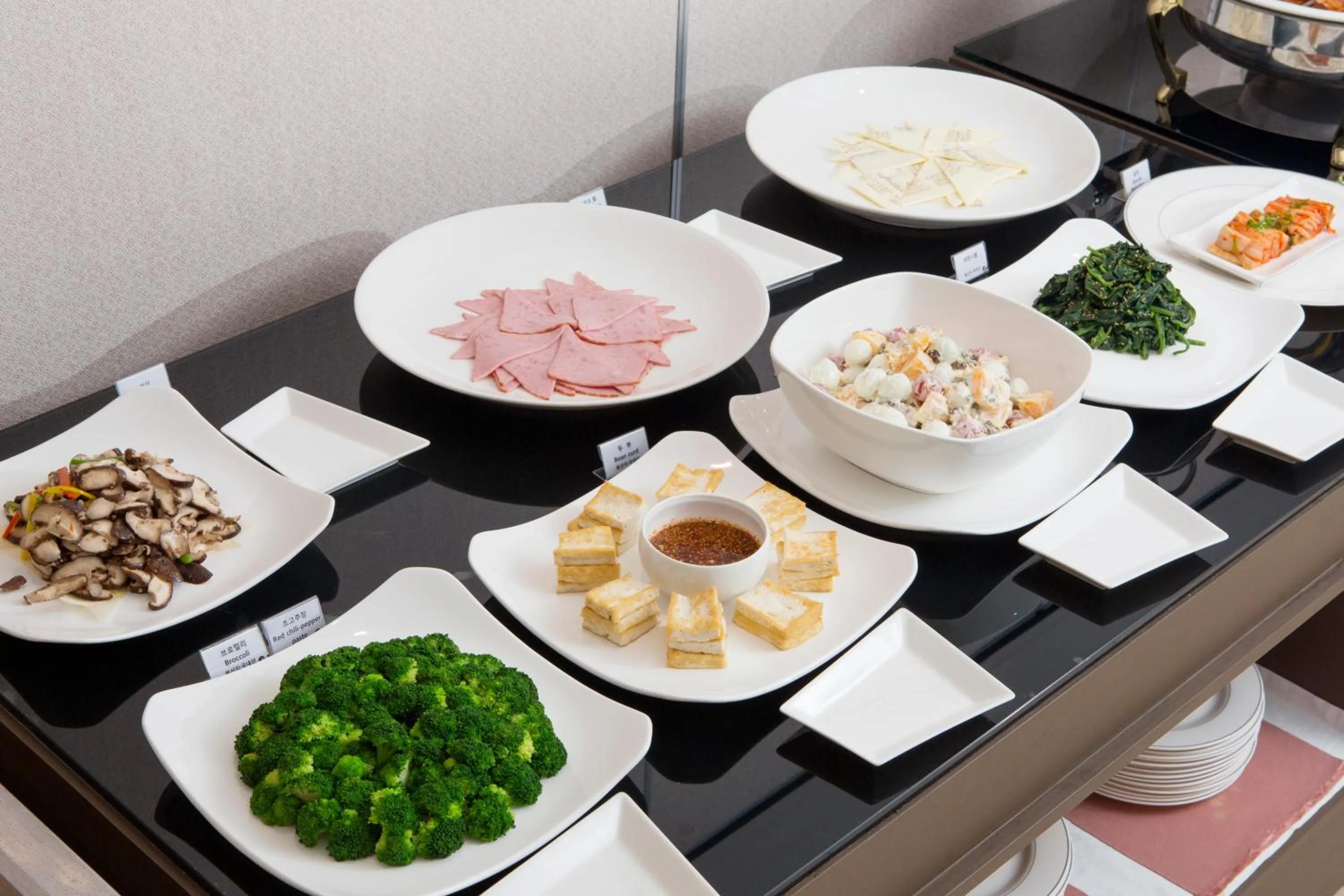 Buffet breakfast in Libero Hotel