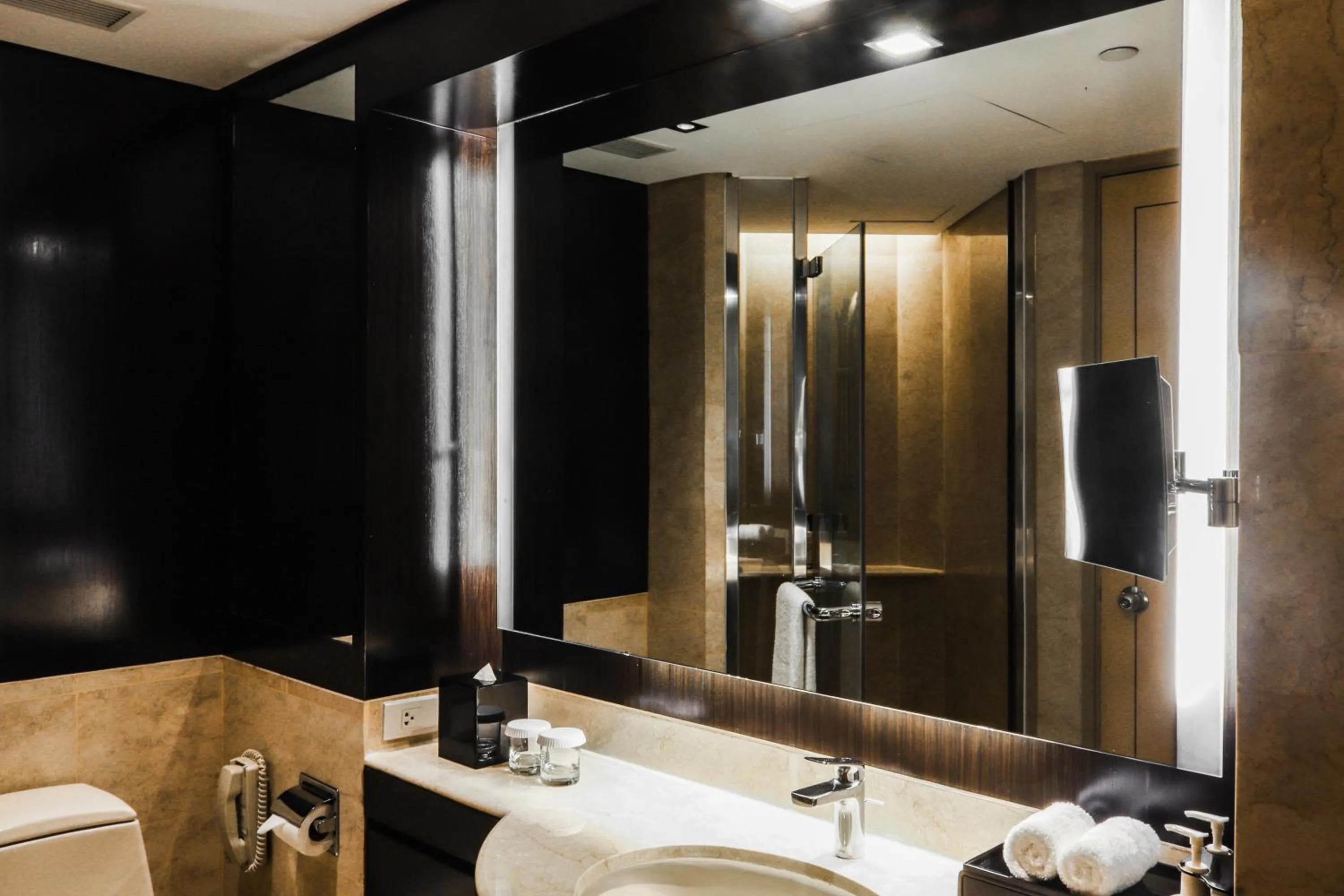 Bathroom in New World Makati Hotel, Manila