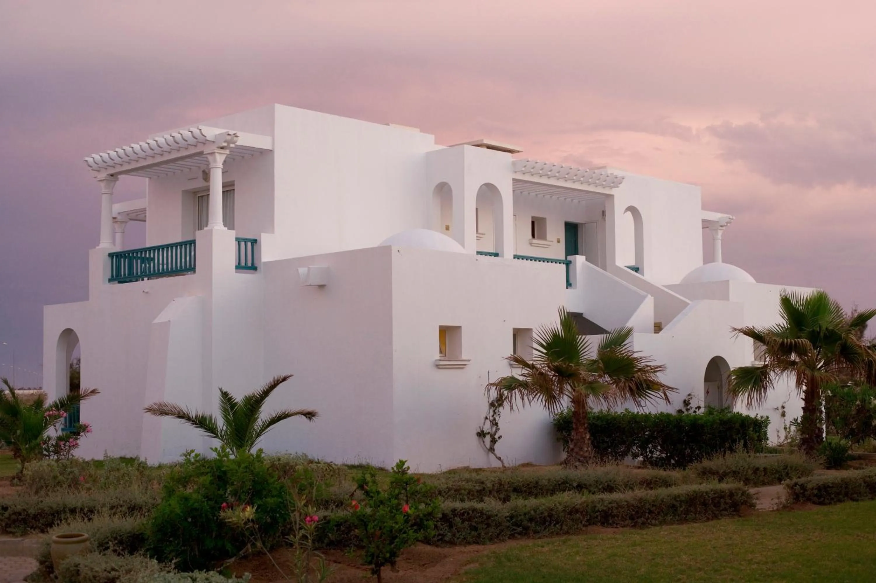 Facade/entrance in Vincci Helios Beach