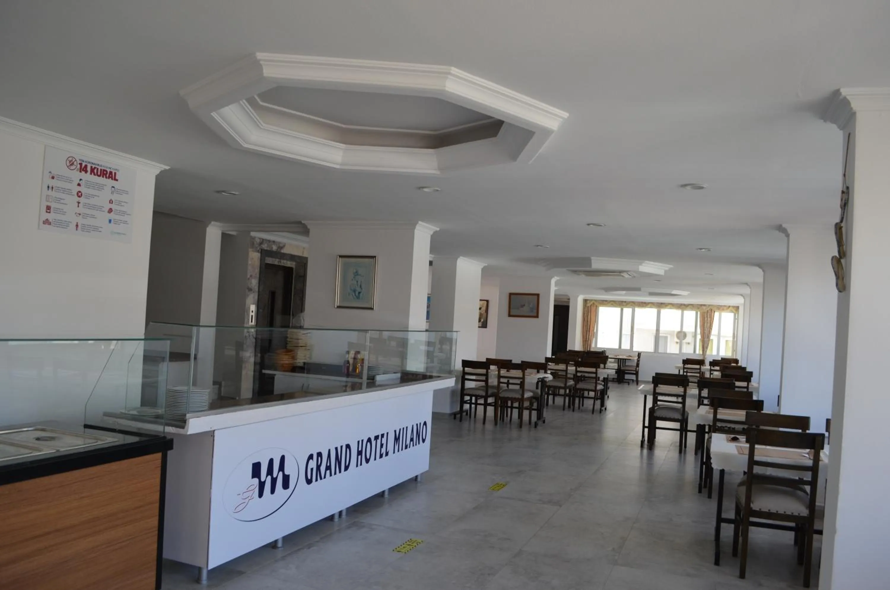 Restaurant/places to eat in Grand Milano Hotel