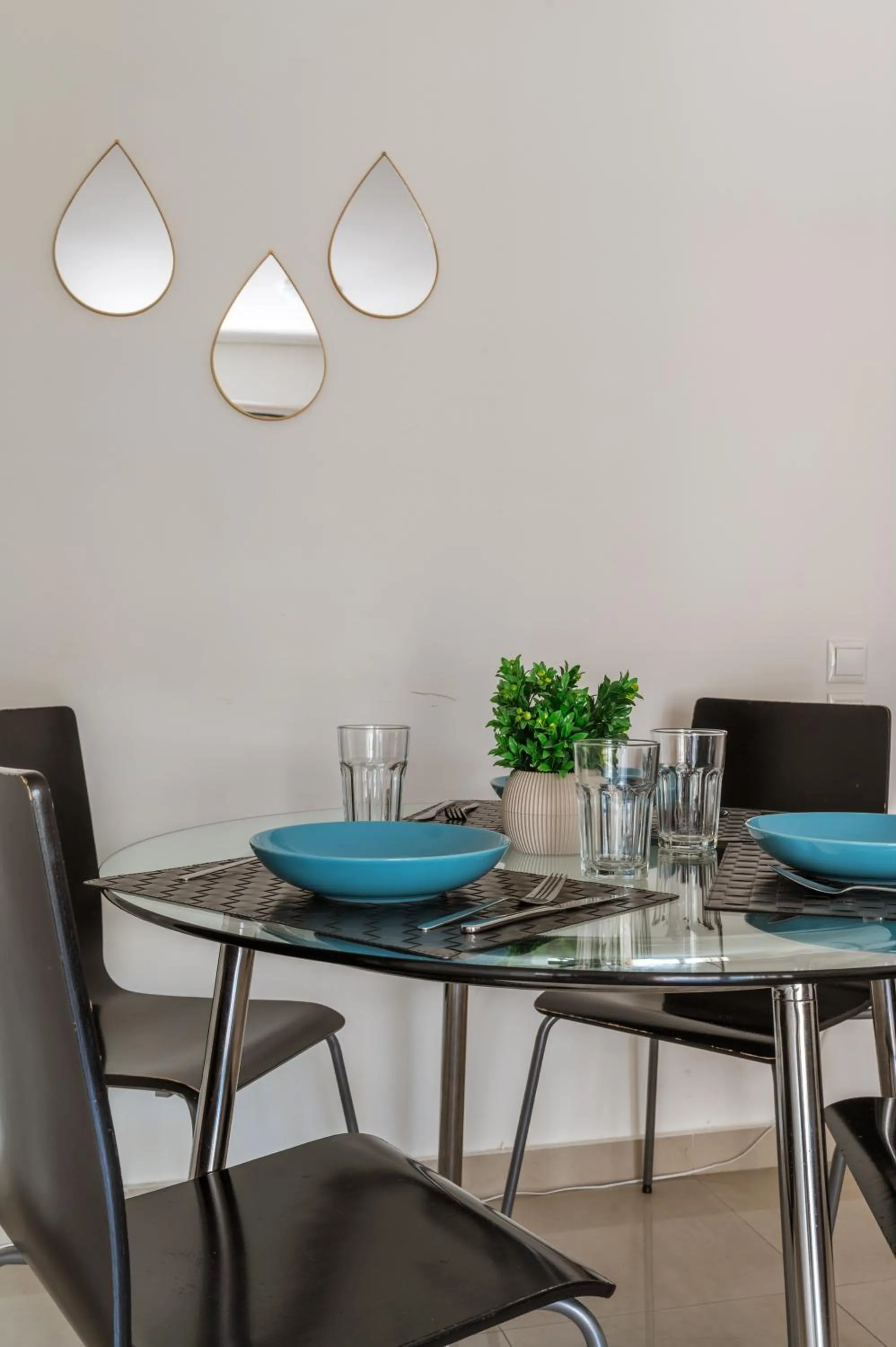 Dining area in Elvita Apartments 2