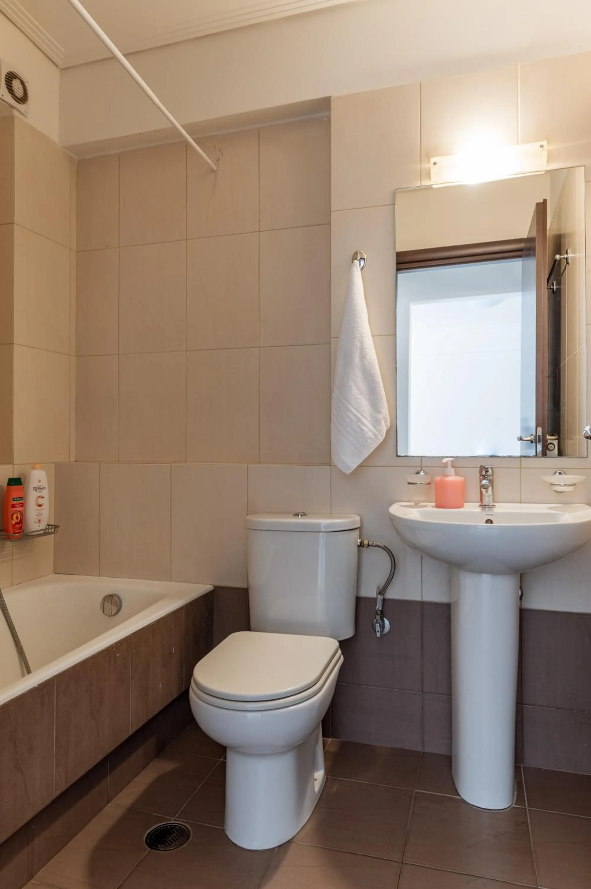 Toilet in Elvita Apartments 2