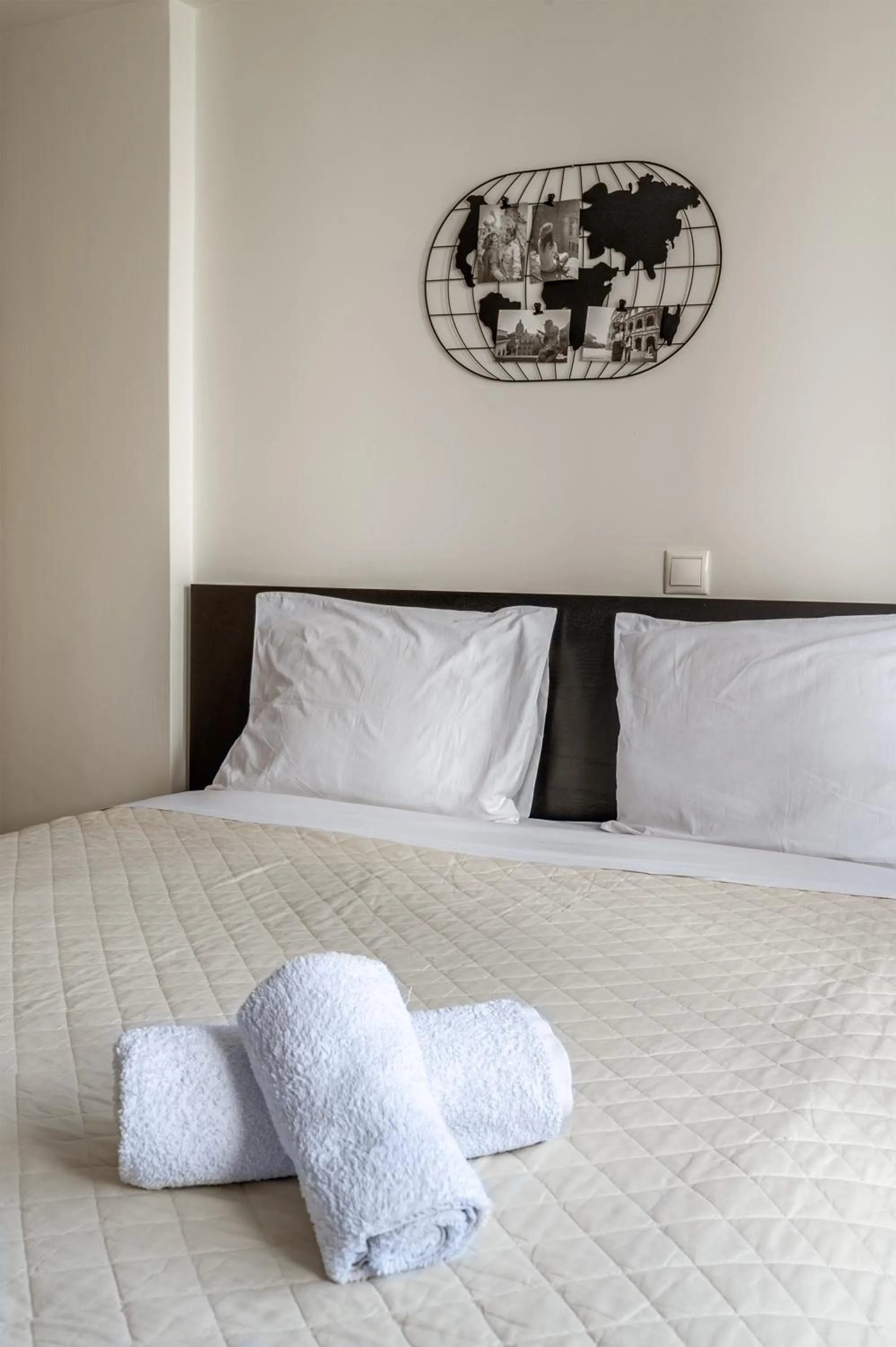 Bed in Elvita Apartments 2