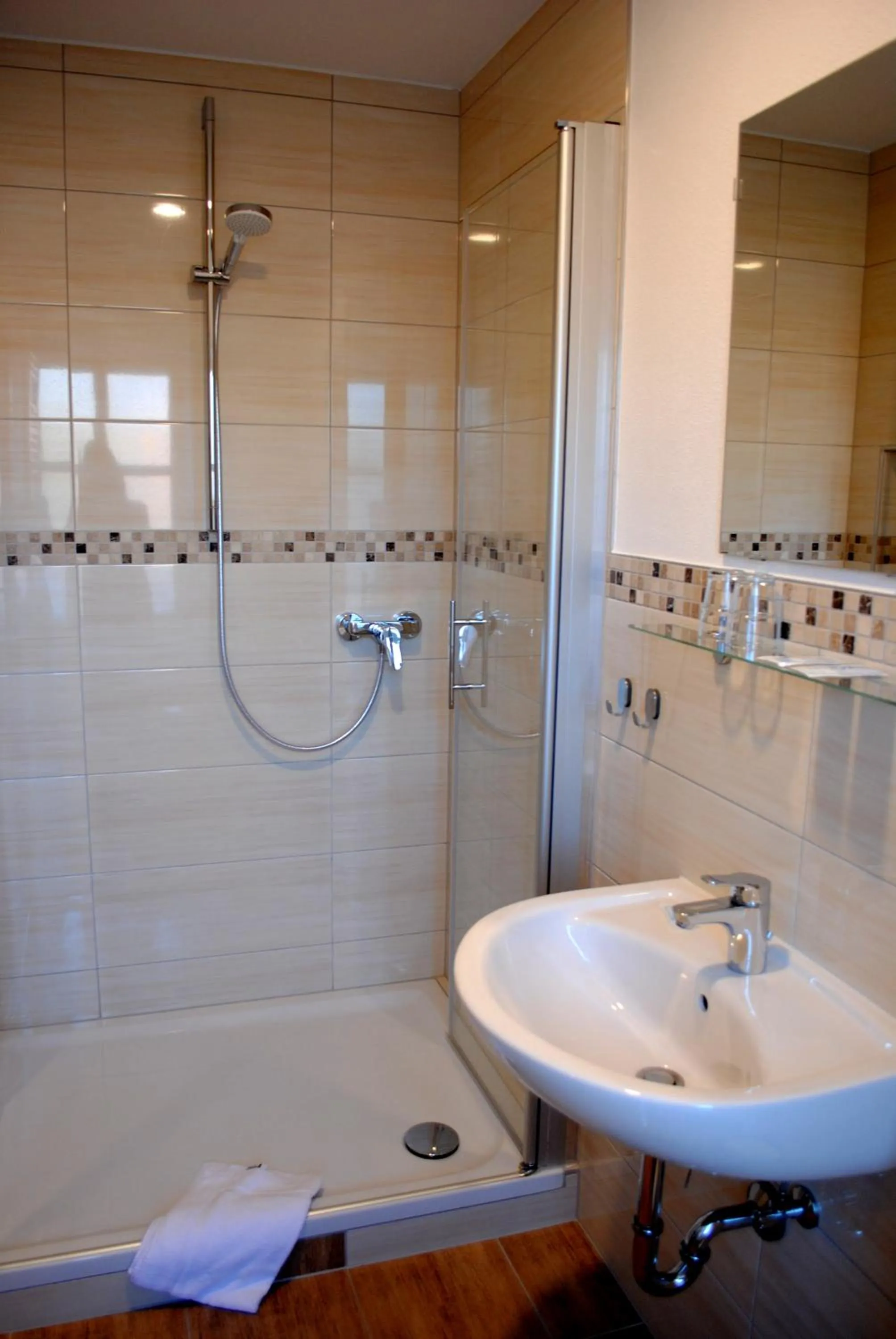 Bathroom in Hotel & Café Göller