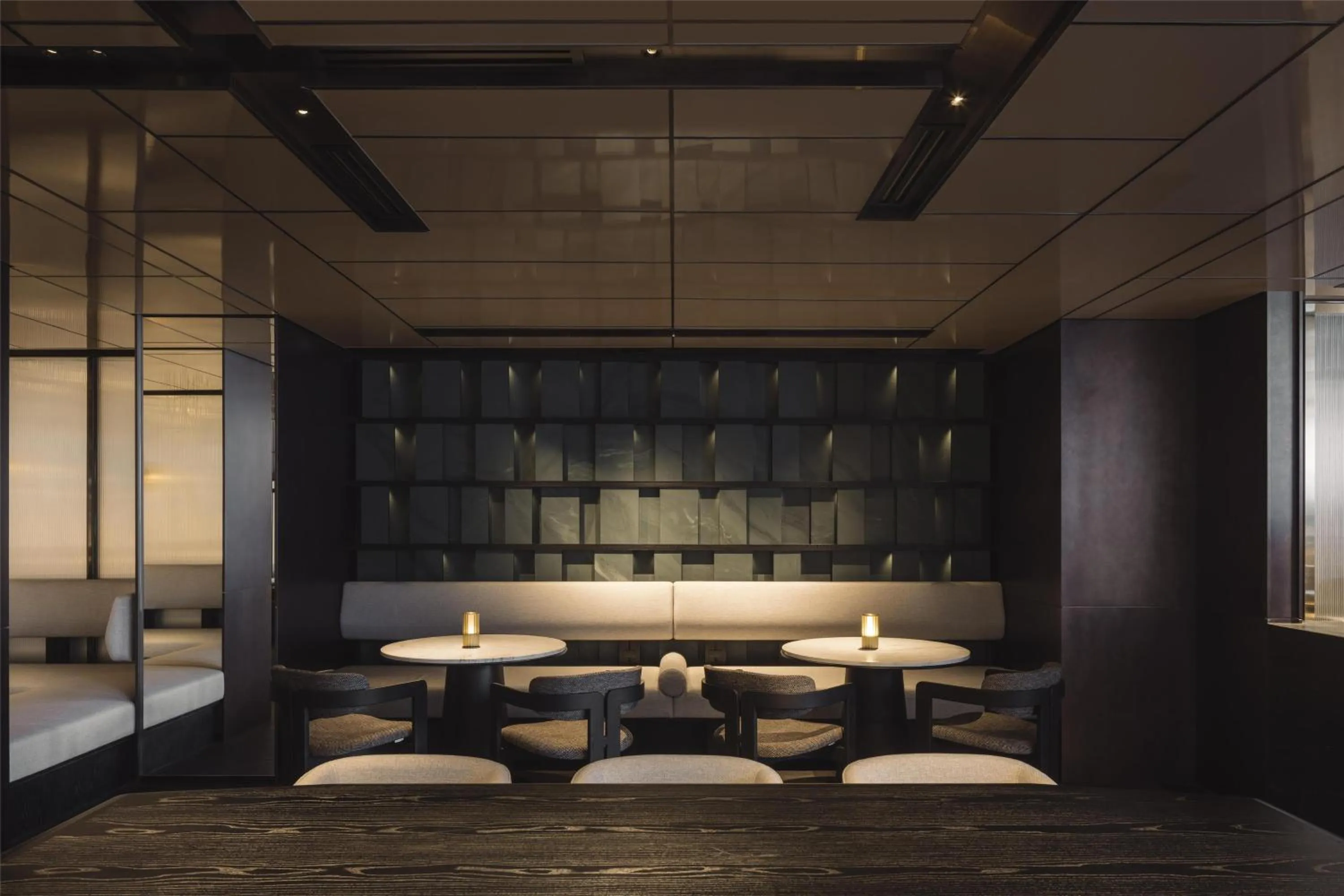 Restaurant/places to eat in Hilton Singapore Orchard