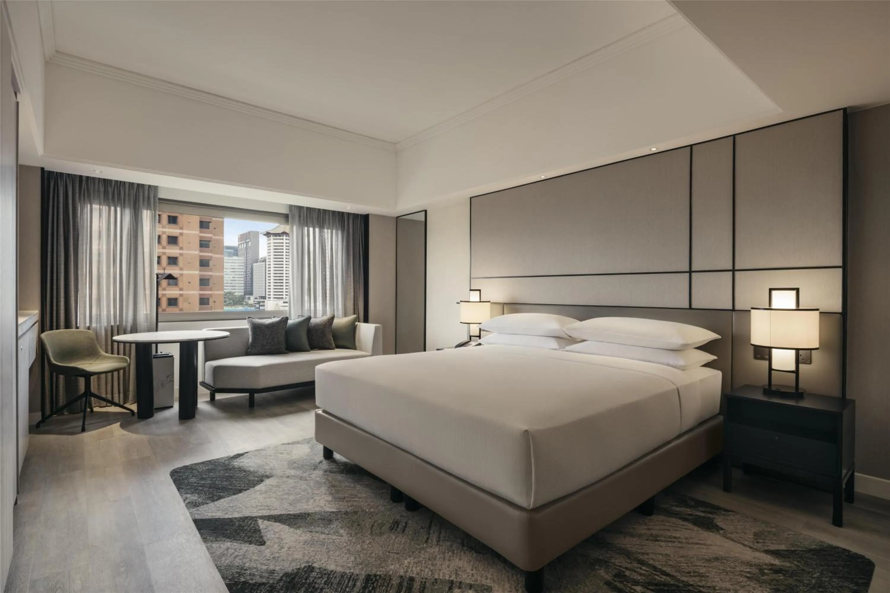 Living room, Bed in Hilton Singapore Orchard