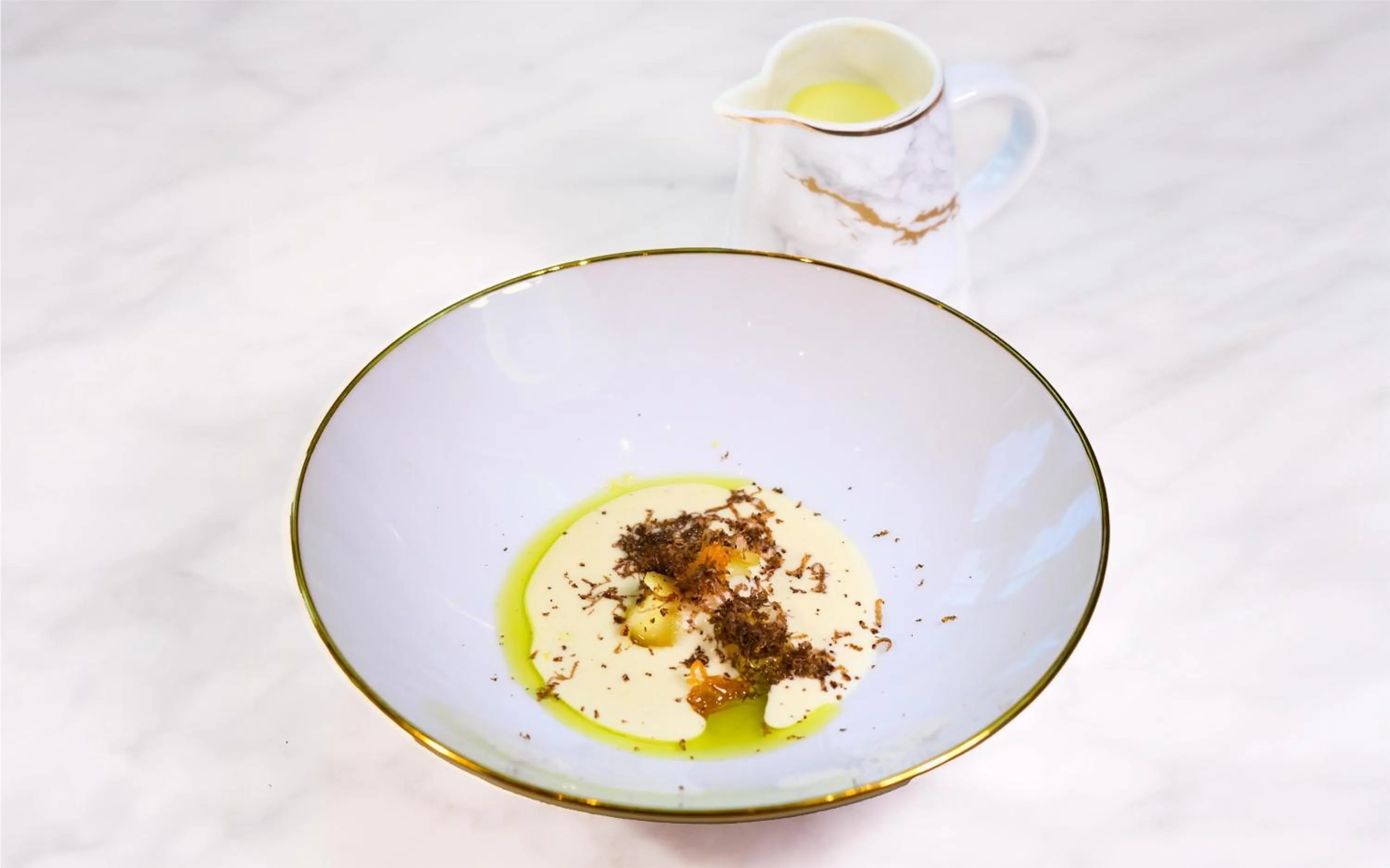 Dining area in Hilton Singapore Orchard