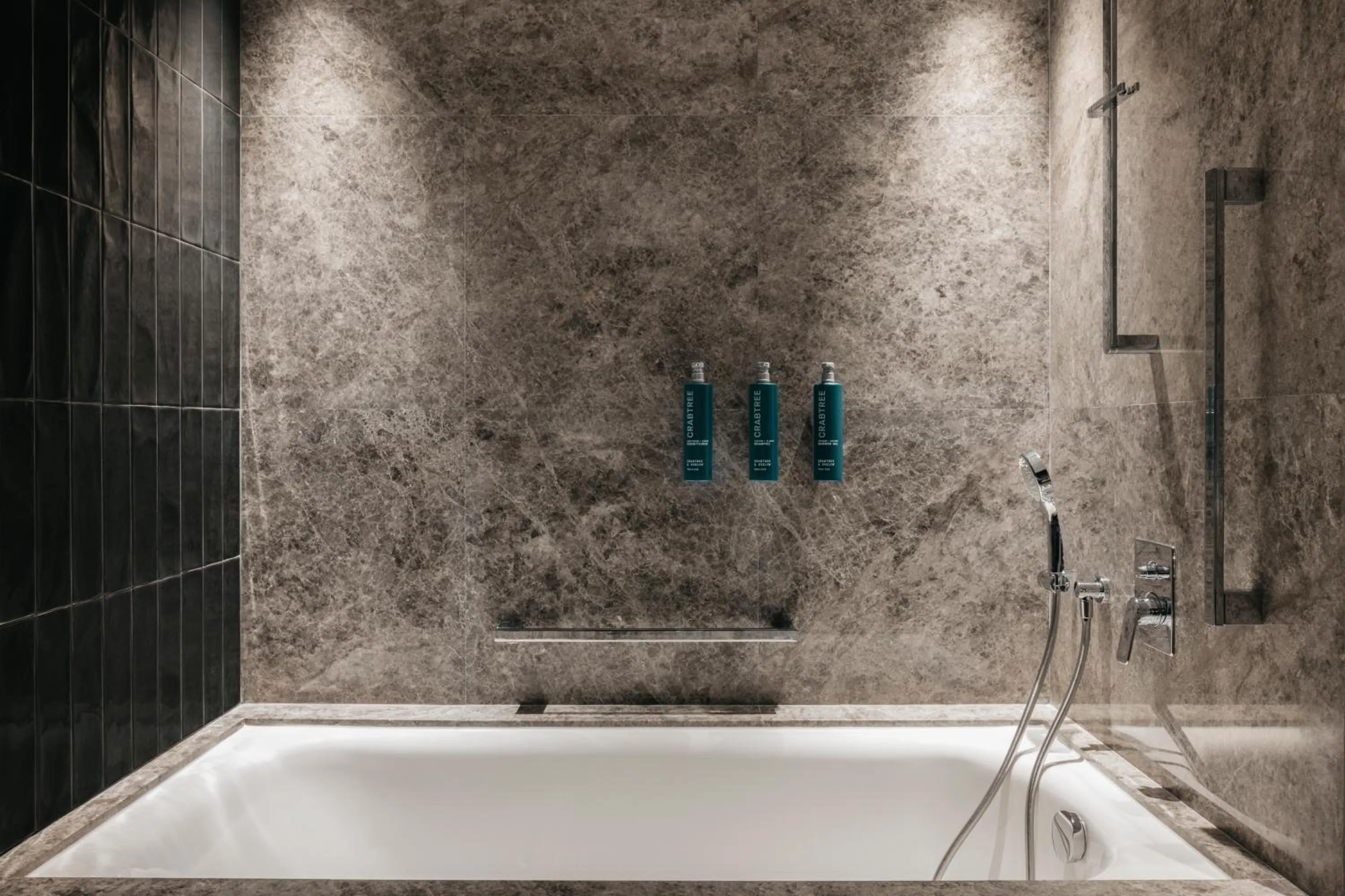 Bathroom in Hilton Singapore Orchard