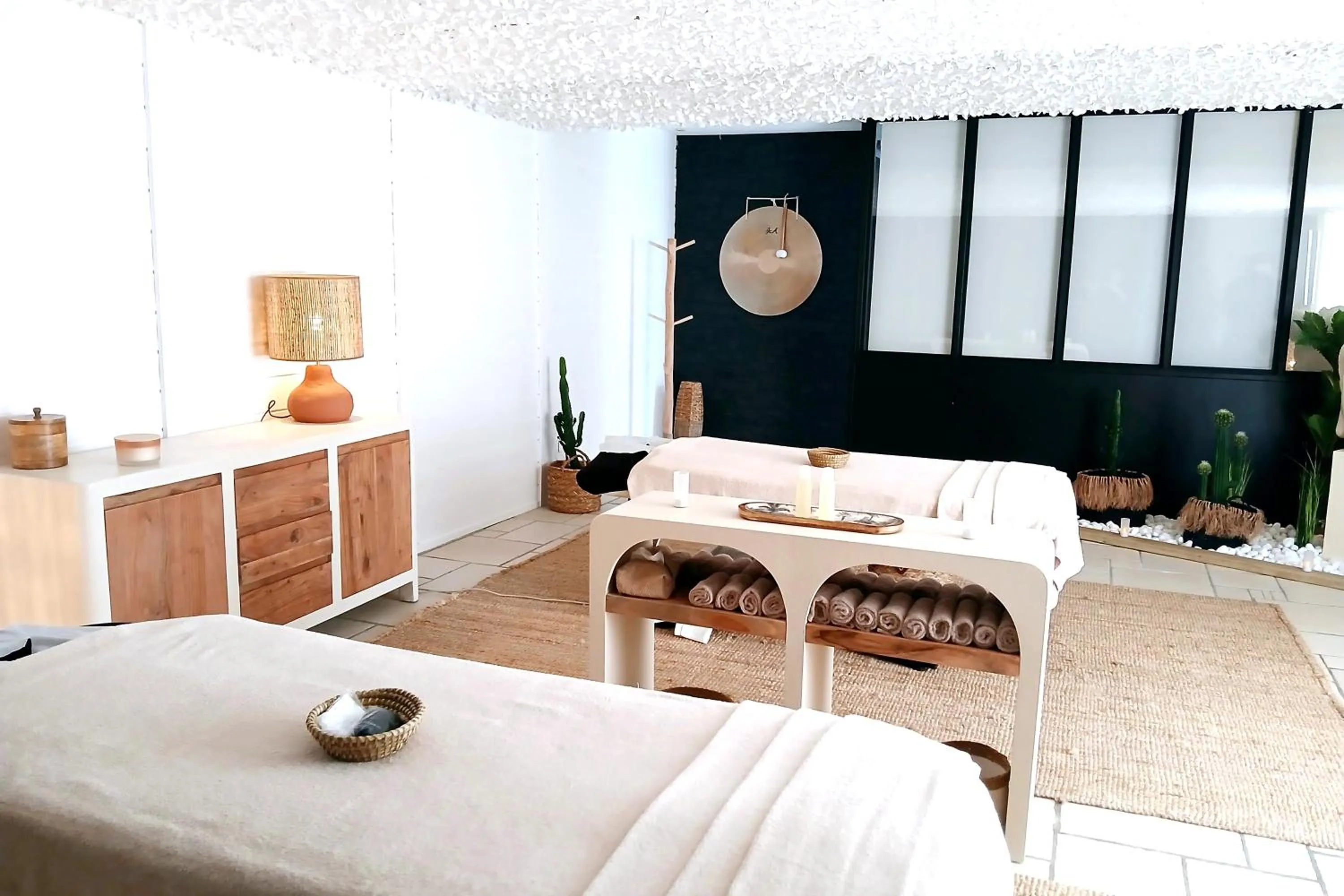 Massage, Bed in Hôtel Ancre Marine & Spa Thalgo ***