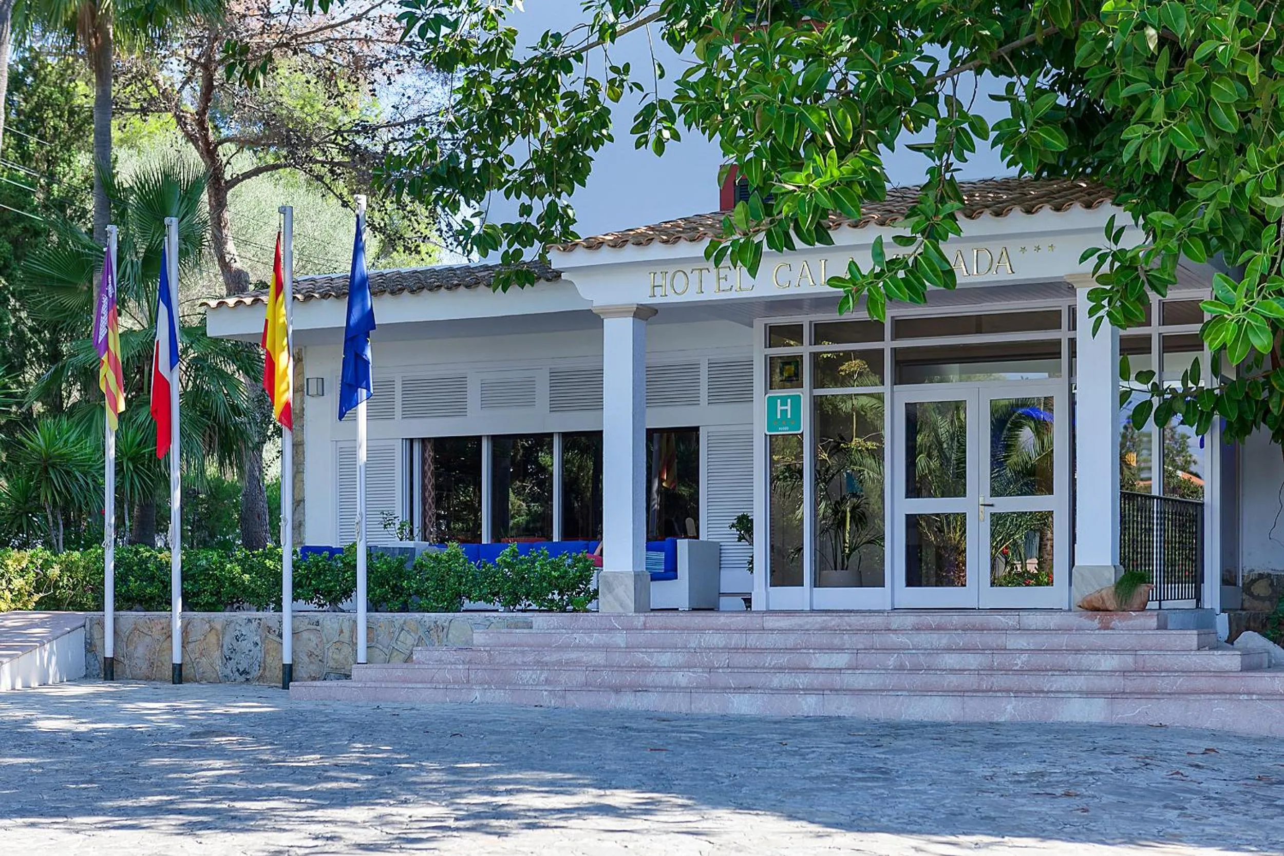 Facade/entrance in Hotel Cala Murada