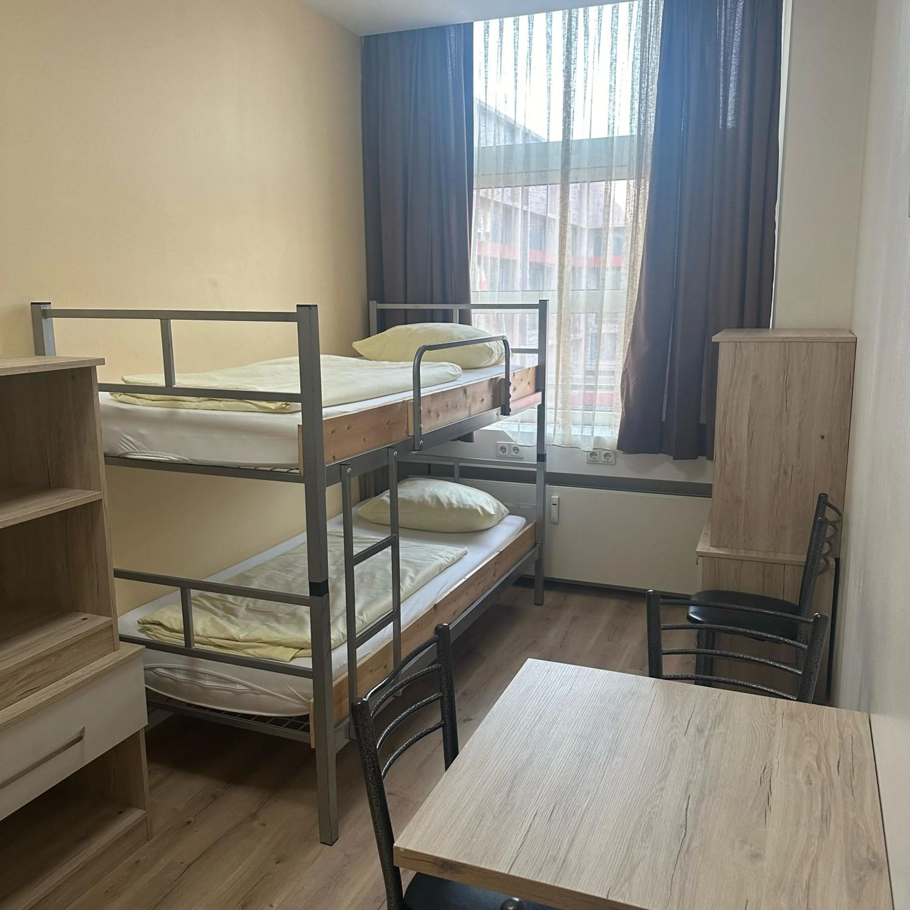 Photo of the whole room, Bed in Low Budget Hostel