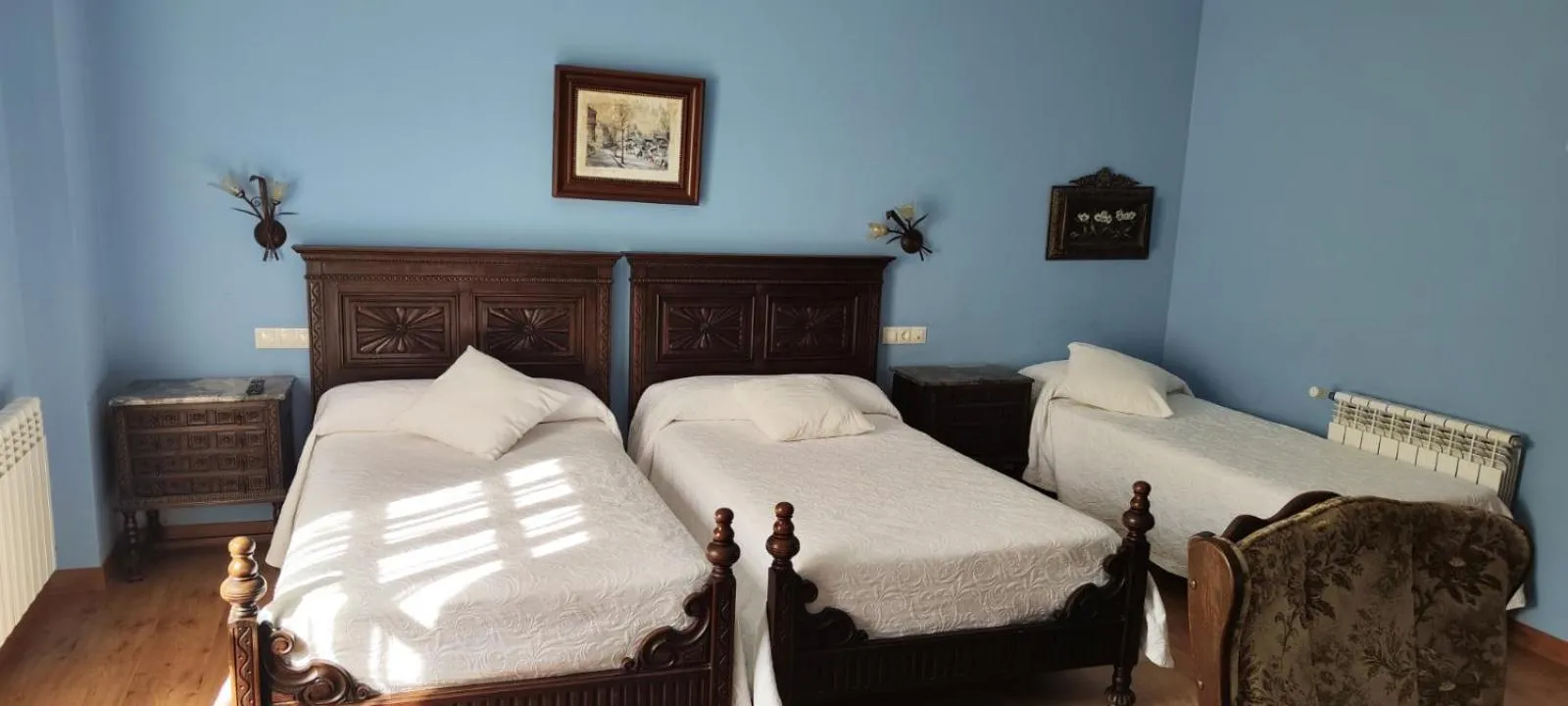Photo of the whole room, Bed in El Mirador de Deva