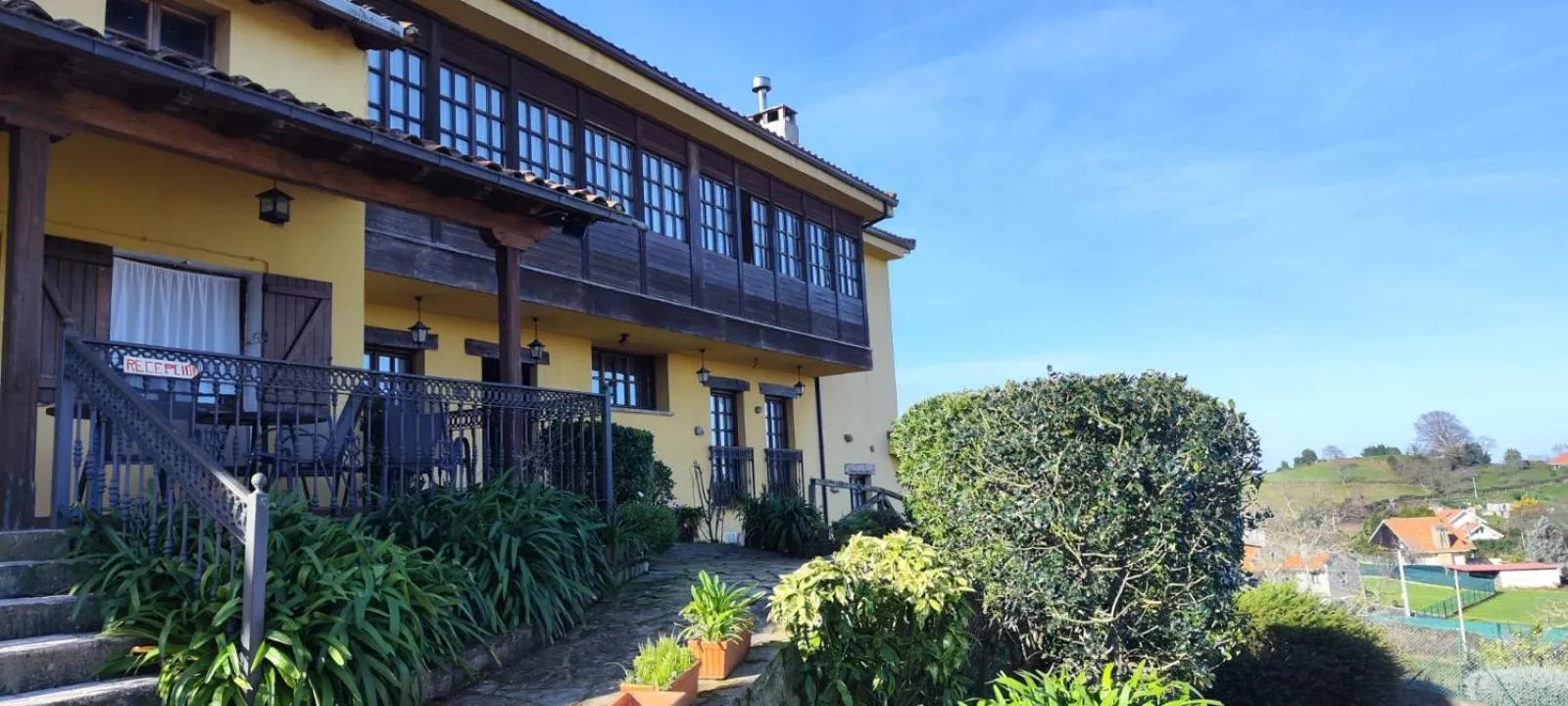 Property building in El Mirador de Deva