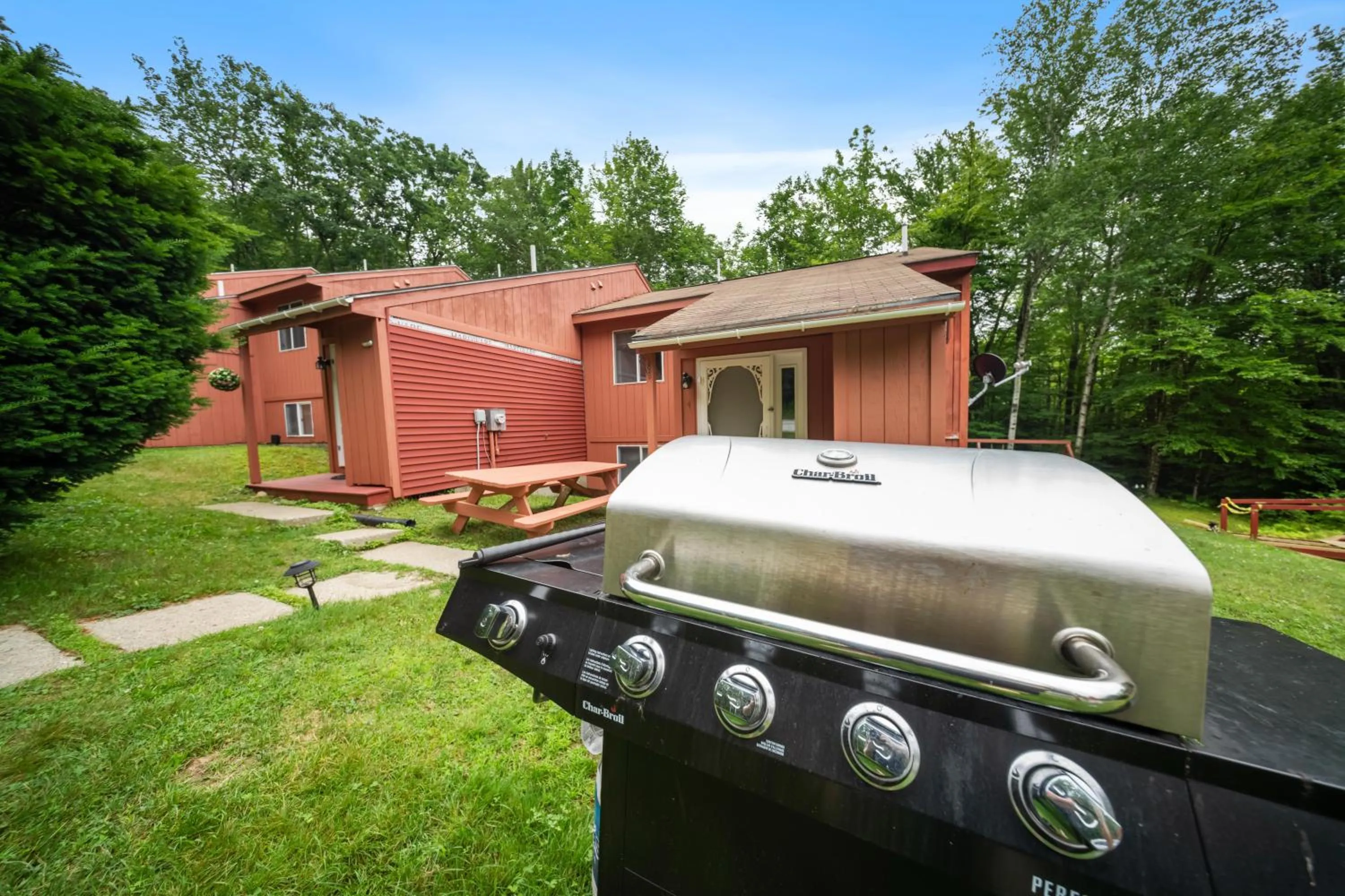 Property building in Evergreen Valley Inn