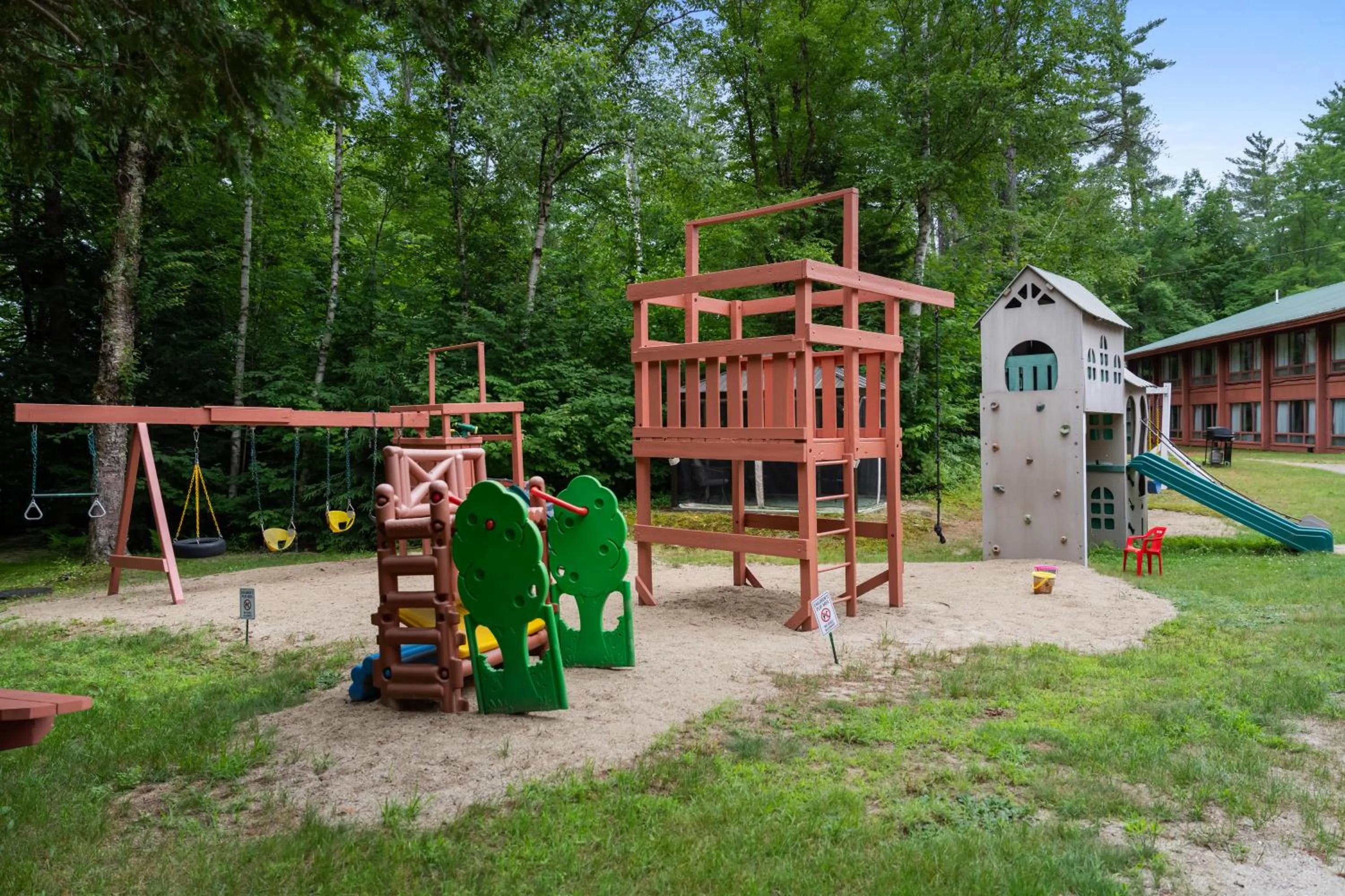 Children play ground in Evergreen Valley Inn