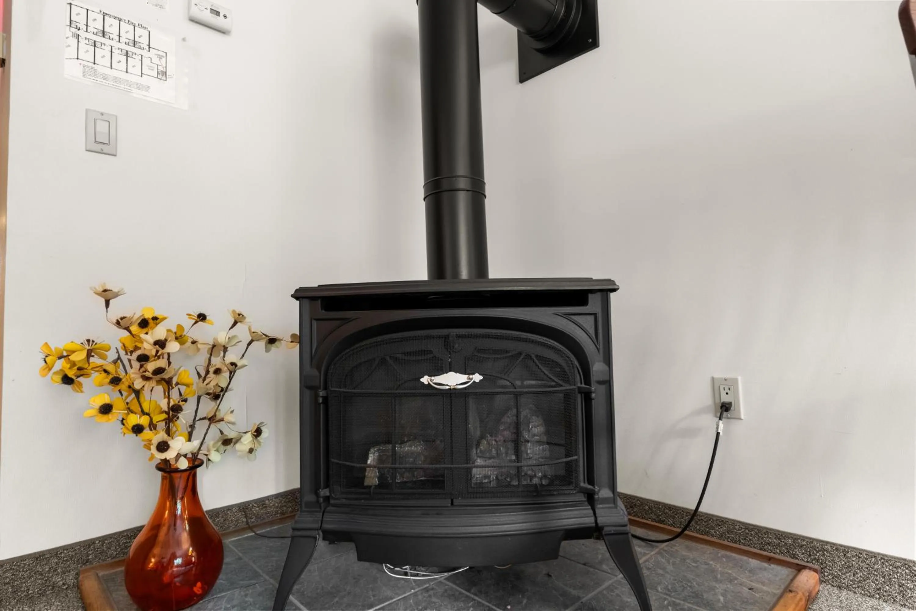 Lobby or reception in Evergreen Valley Inn