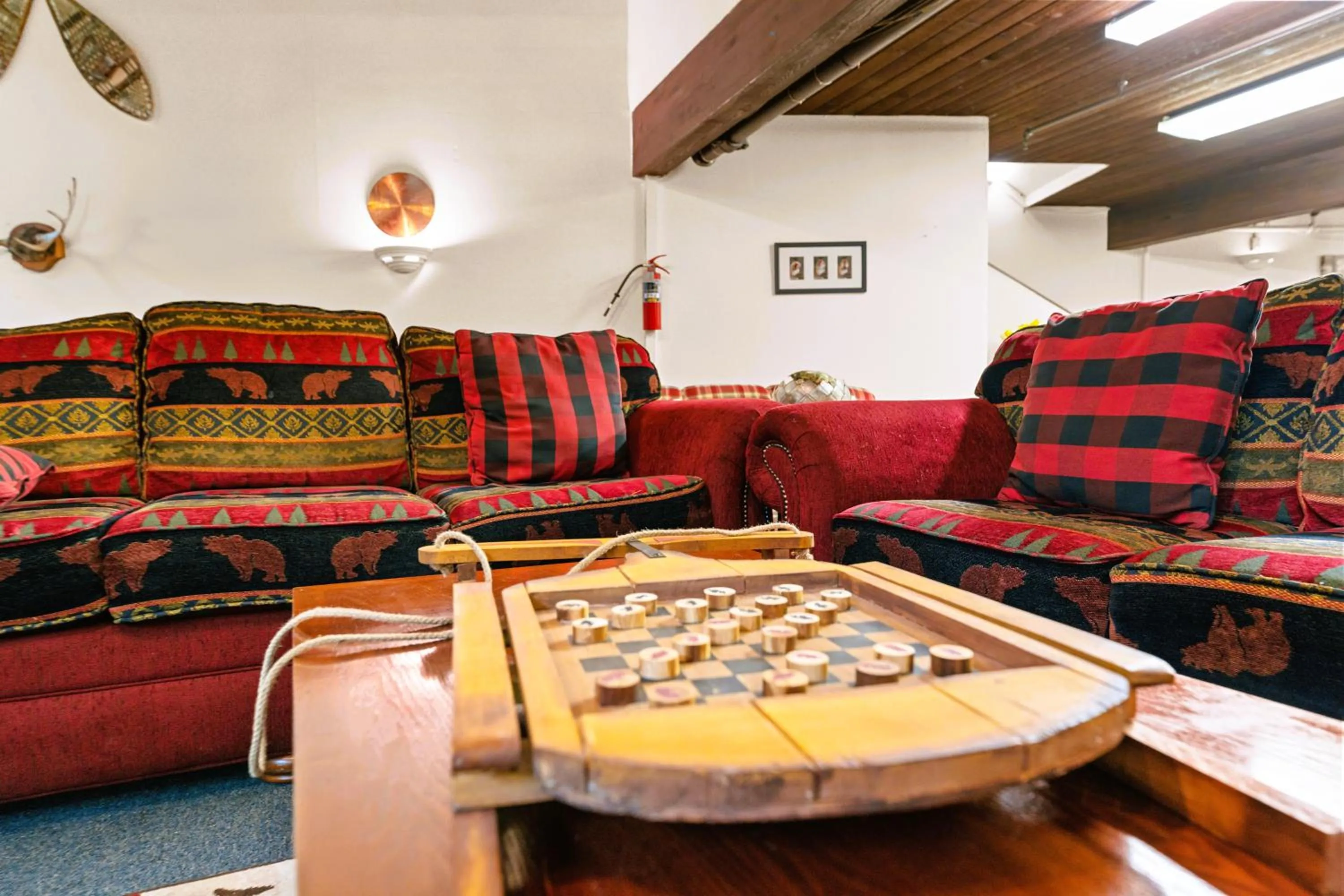 Lobby or reception in Evergreen Valley Inn