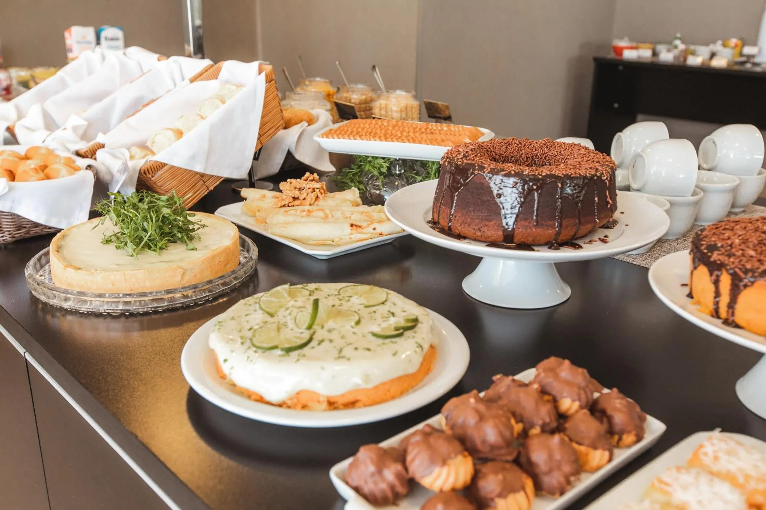 Breakfast in Comfort Suites Londrina