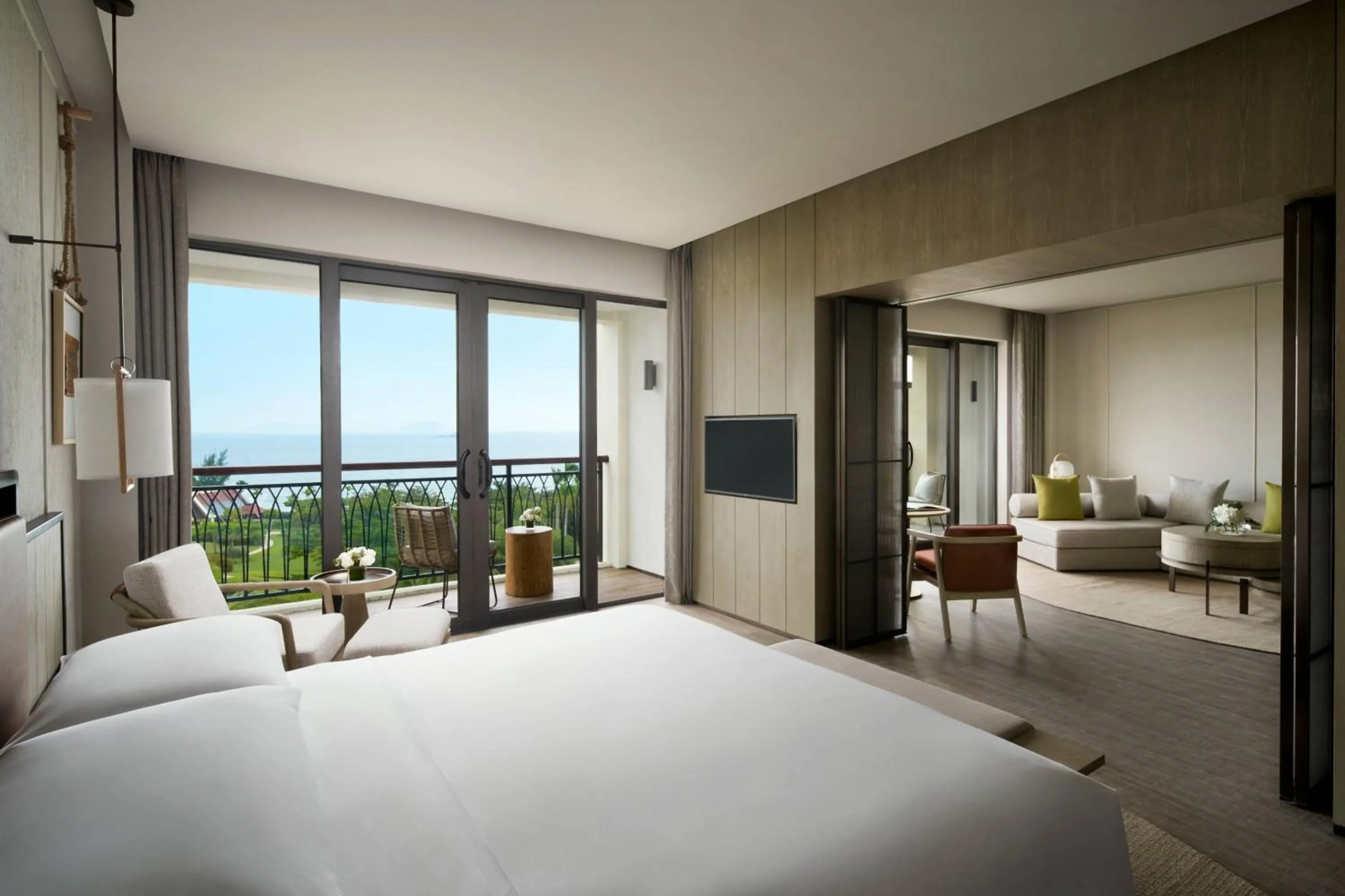 Photo of the whole room, Bed in Sanya Marriott Yalong Bay Resort & Spa