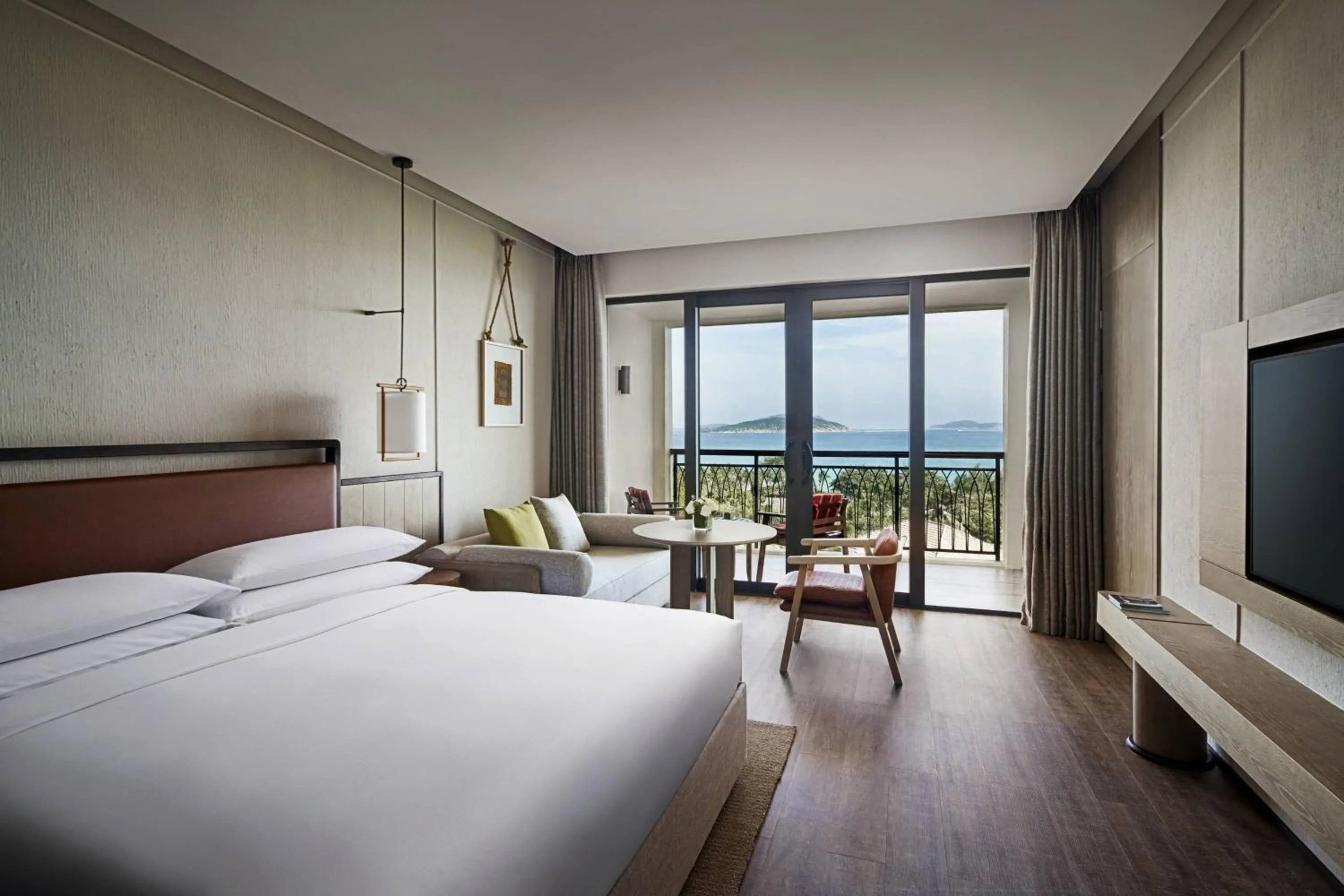 Photo of the whole room, Bed in Sanya Marriott Yalong Bay Resort & Spa
