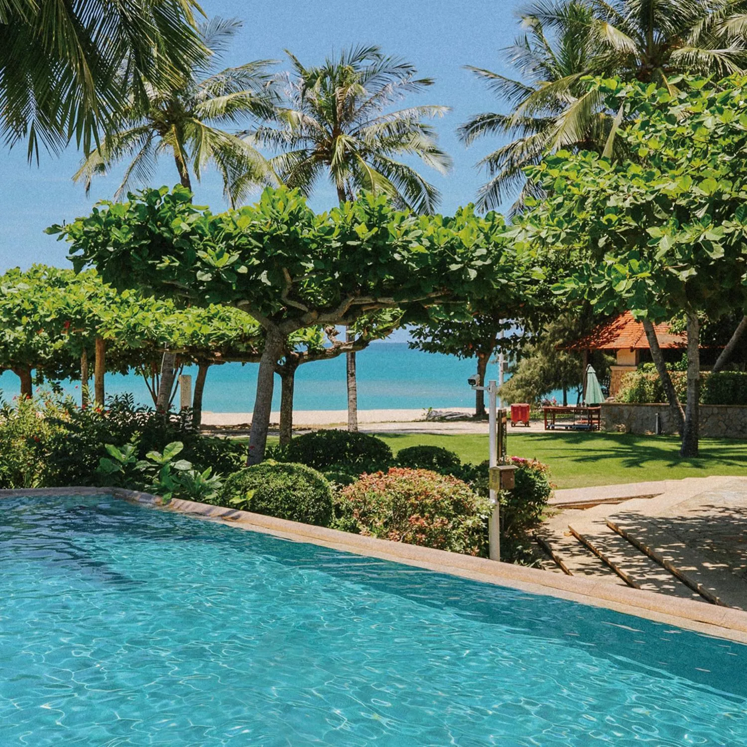 Swimming pool in Sanya Marriott Yalong Bay Resort & Spa