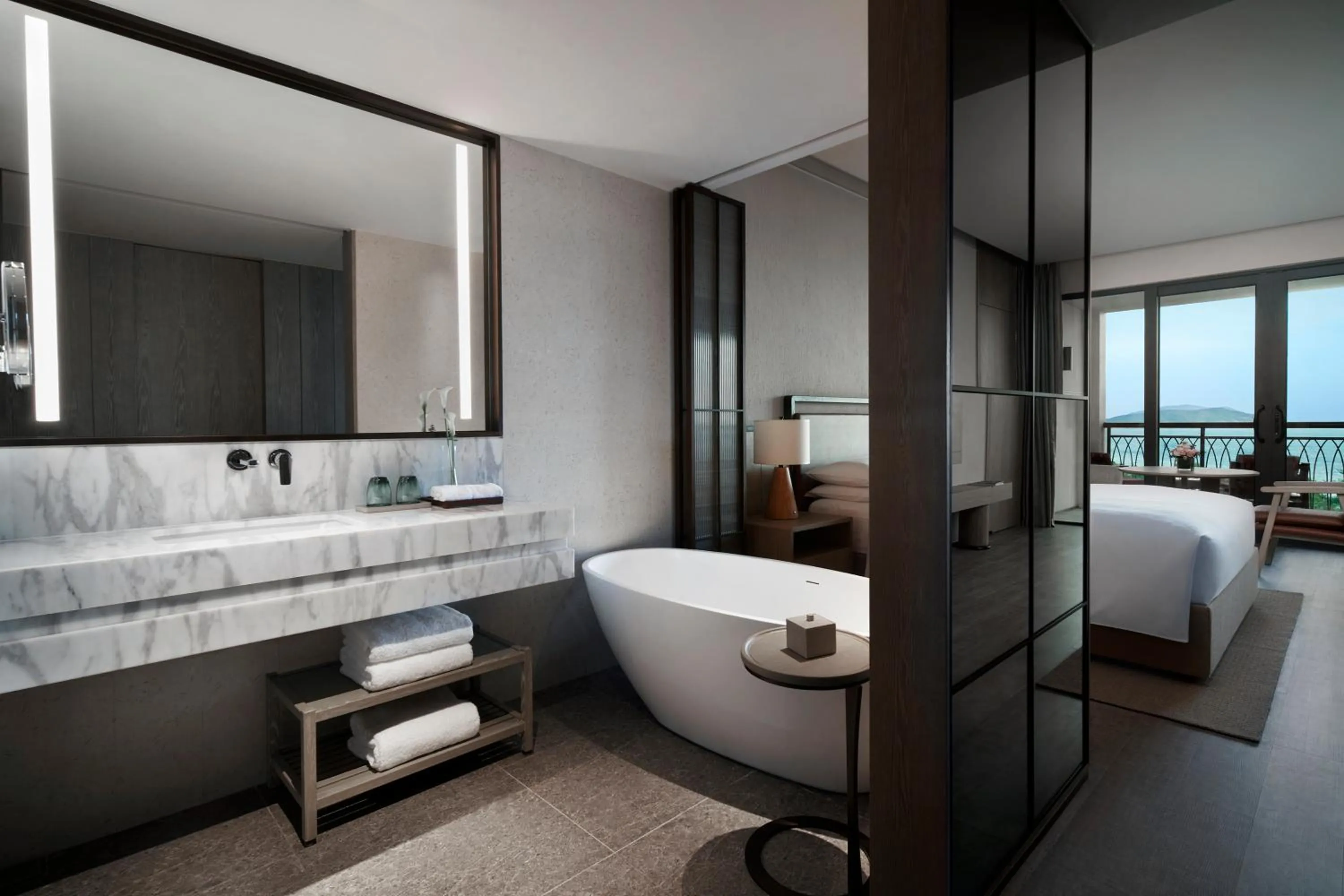 Bathroom, Bed in Sanya Marriott Yalong Bay Resort & Spa