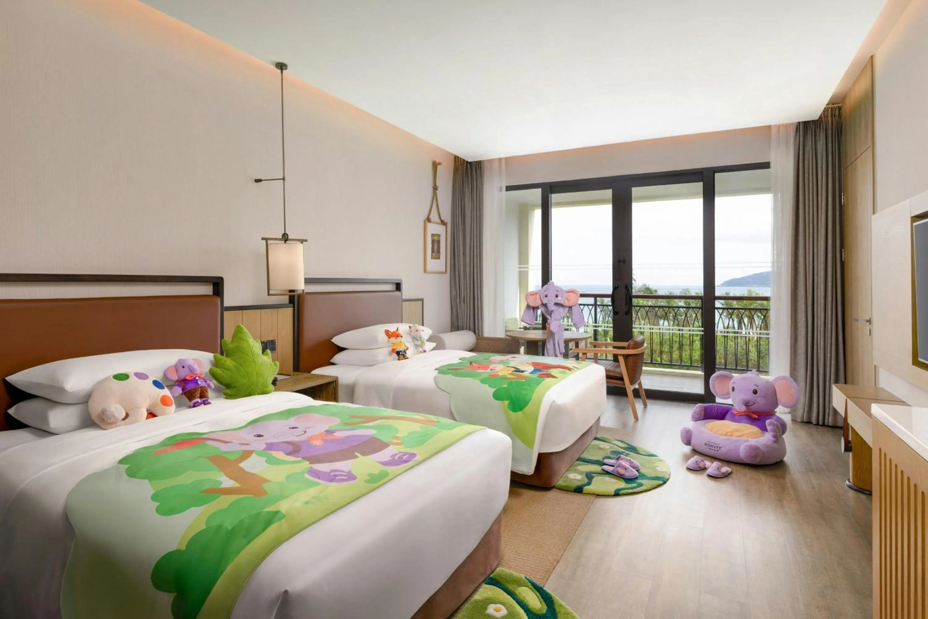 Photo of the whole room, Bed in Sanya Marriott Yalong Bay Resort & Spa