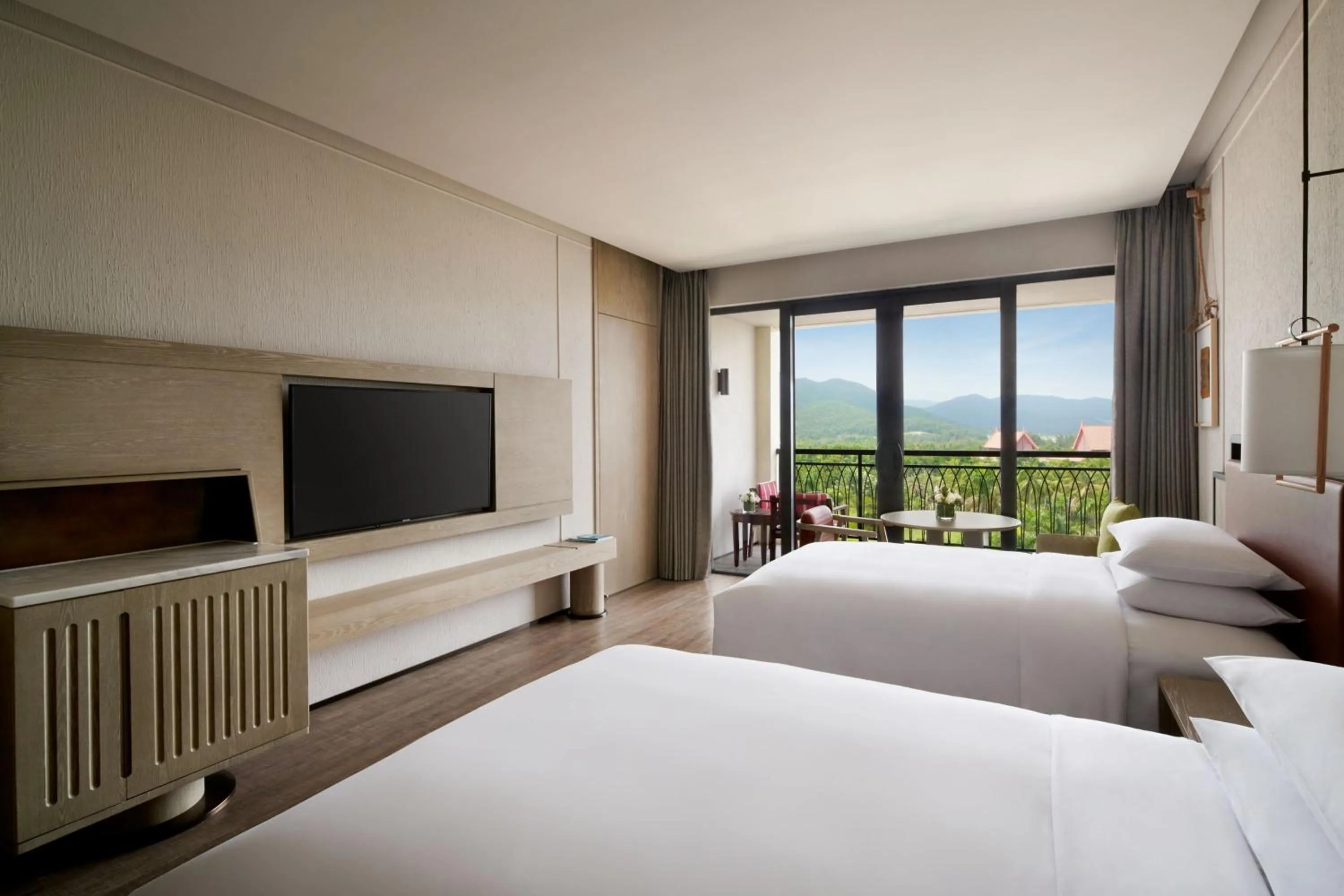 Photo of the whole room, Bed in Sanya Marriott Yalong Bay Resort & Spa