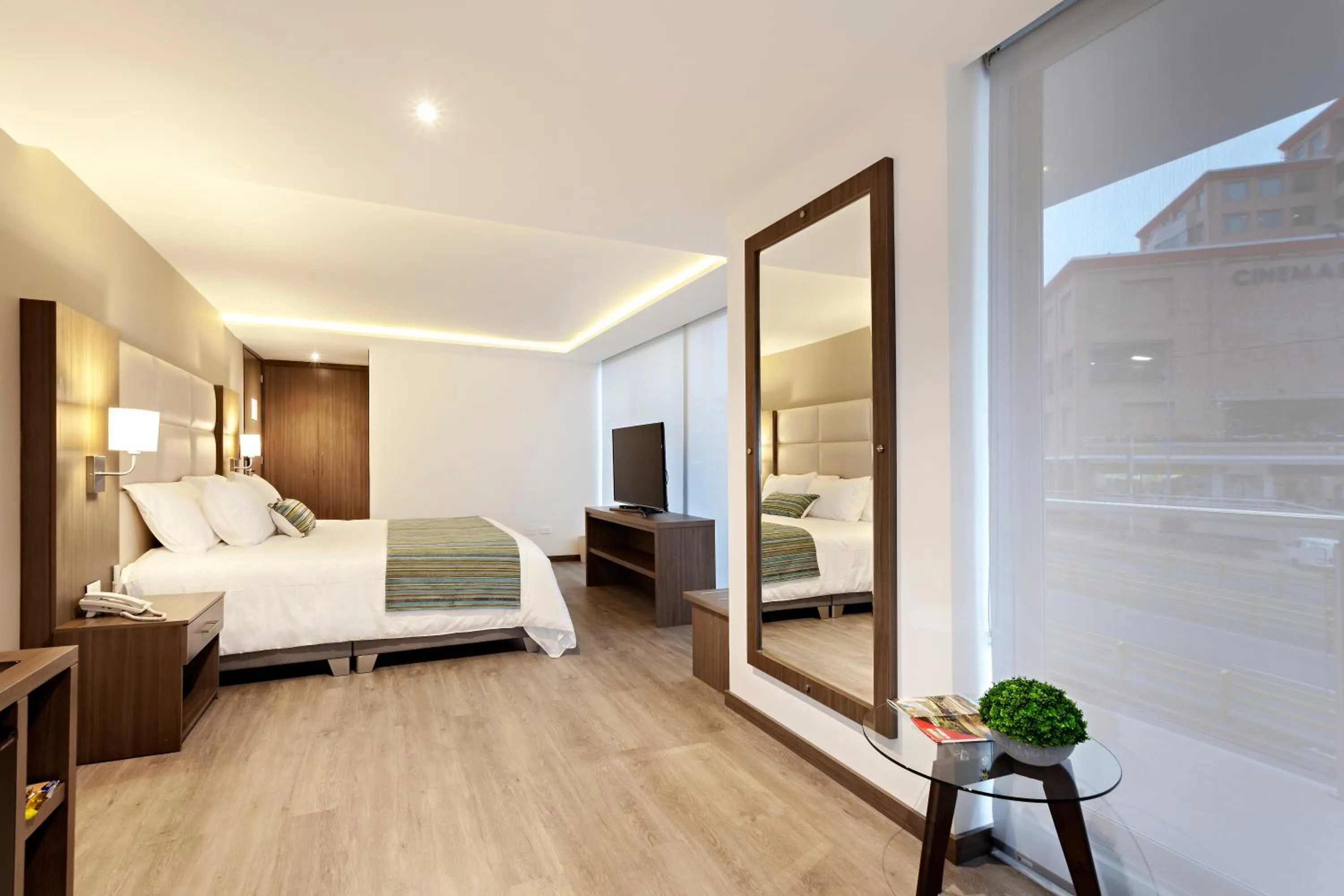 Photo of the whole room, Bed in San Juan Hotel Boutique Pasto