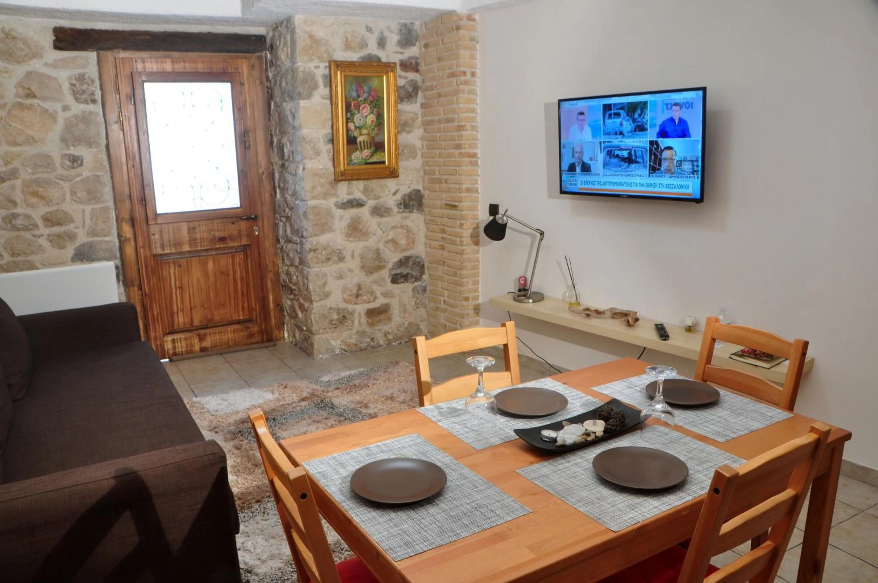 TV and multimedia in Limni Stone Apartments