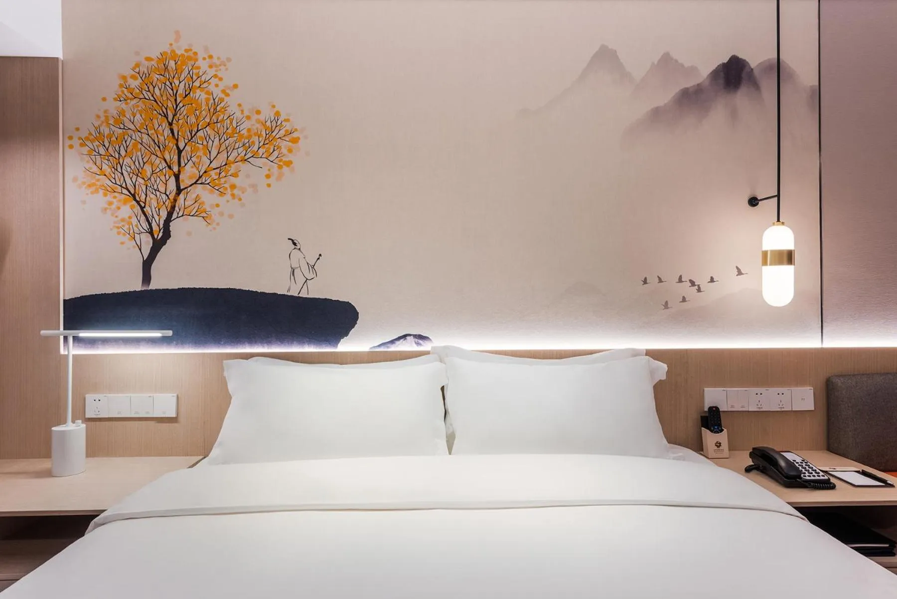 Photo of the whole room, Bed in Sunworld Hotel Wangfujing