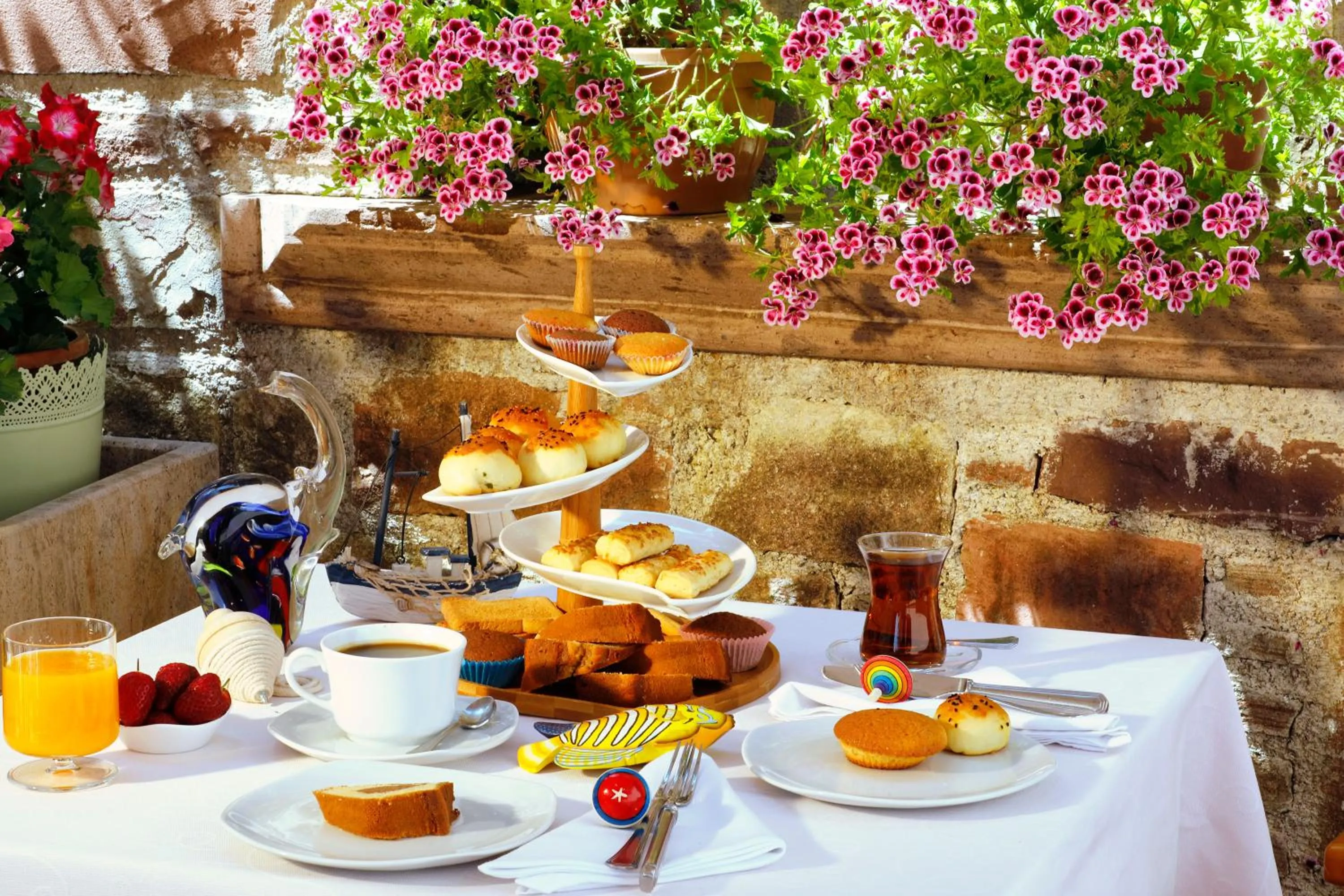 Time of day in YundAntik Cunda Konaklari